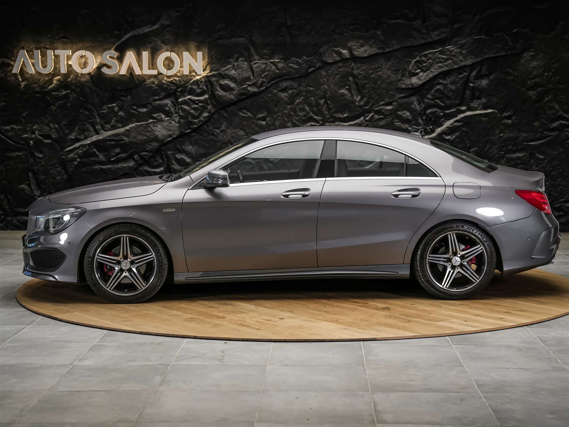 MERCEDES-BENZ CLA 250 Sport 7G-DCT 4Matic *CH Auto*Sitzheizung*Rückfahrkamera*-showroom-element-1