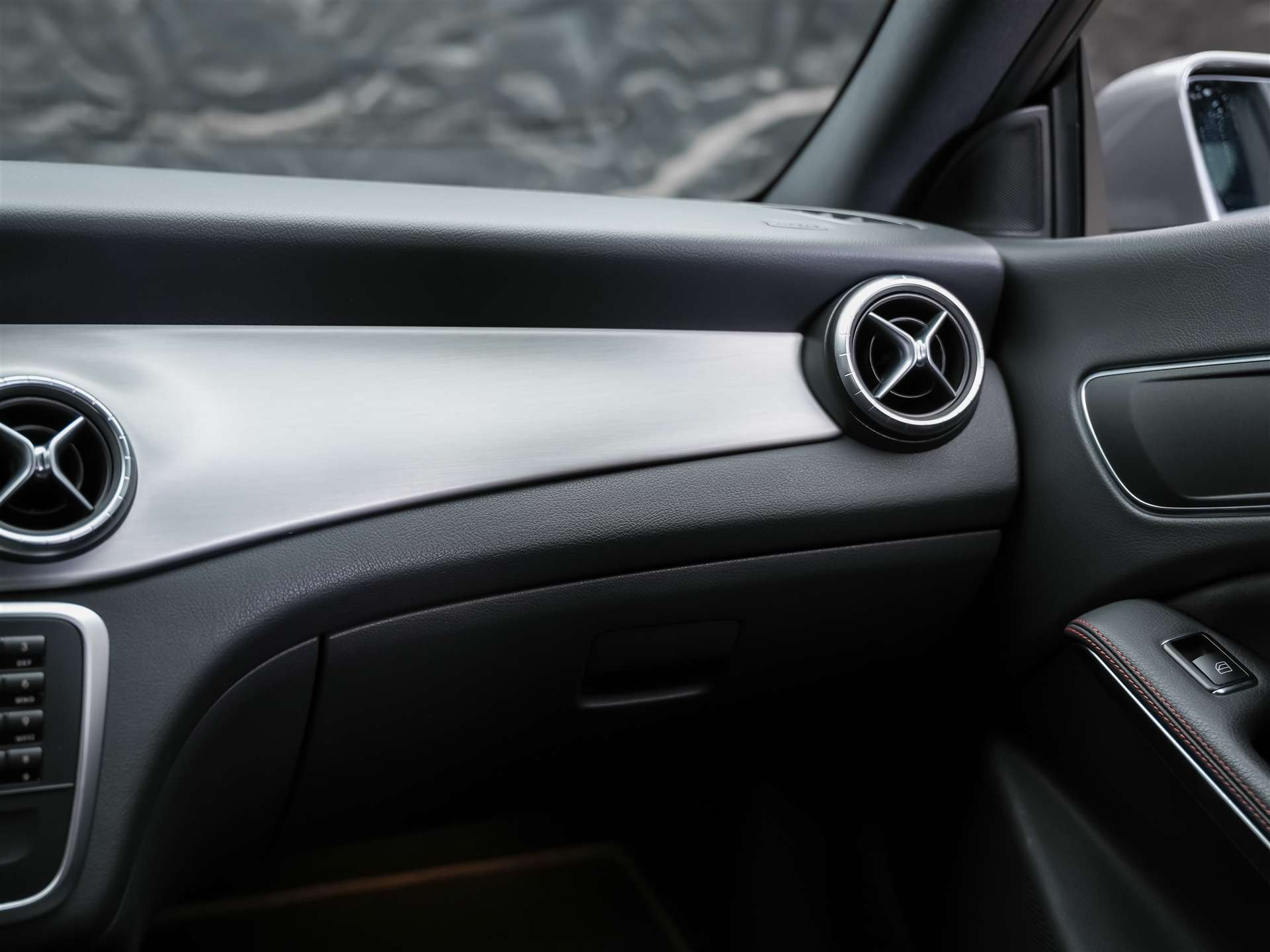 MERCEDES-BENZ CLA 250 Sport 7G-DCT 4Matic *CH Auto*Sitzheizung*Rückfahrkamera*-image-19