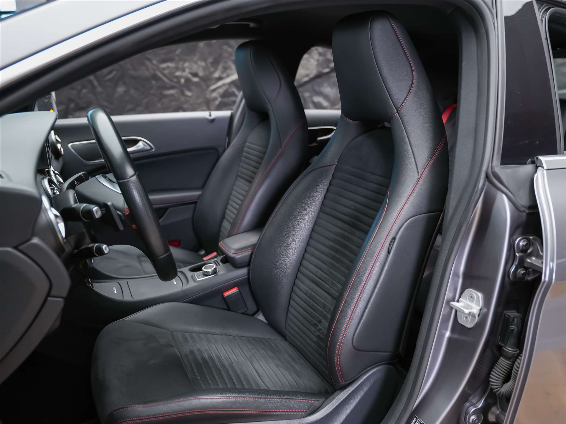 MERCEDES-BENZ CLA 250 Sport 7G-DCT 4Matic *CH Auto*Sitzheizung*Rückfahrkamera*-image-8