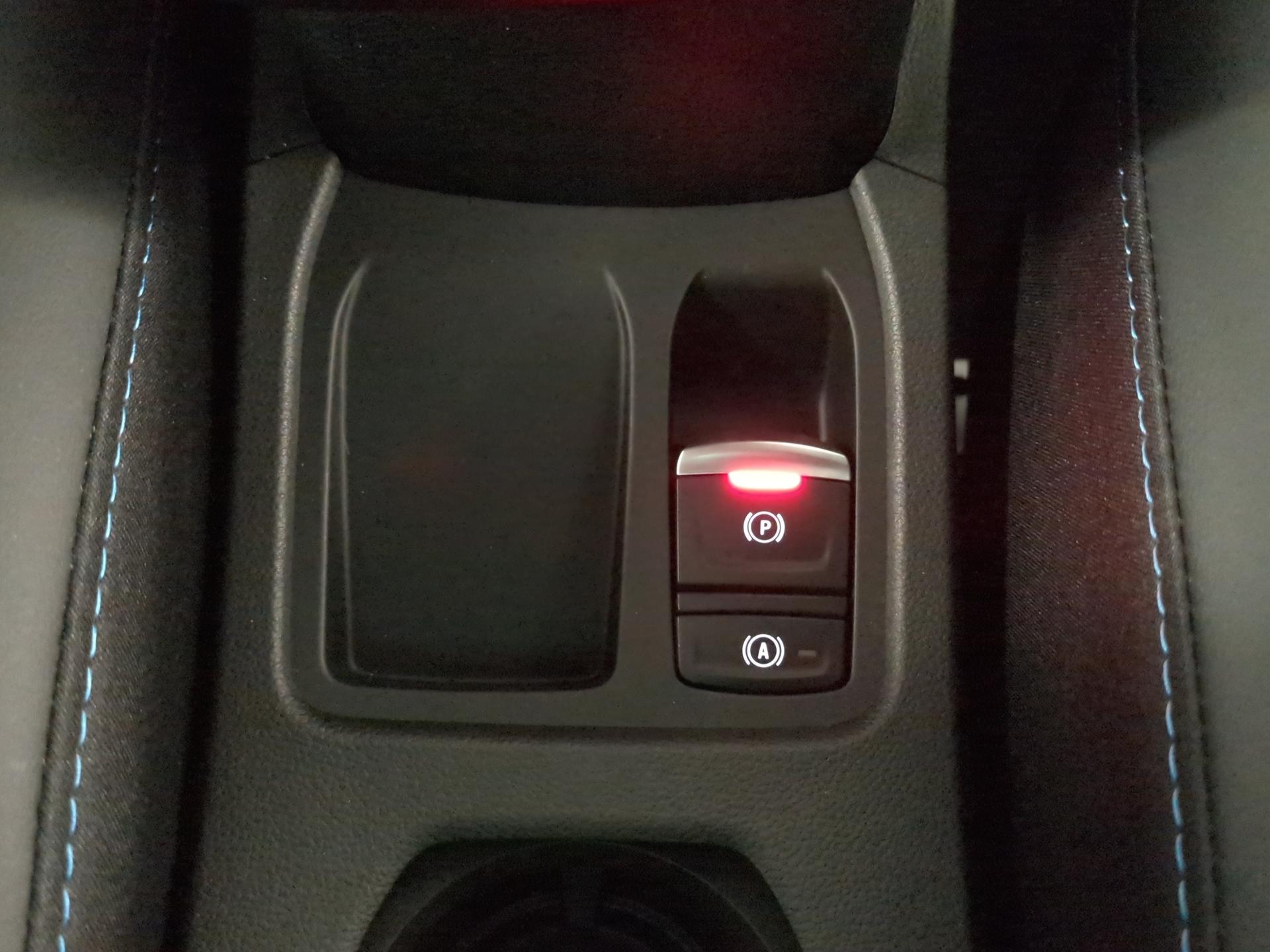 RENAULT Clio 1.6 E-Tech Esprit Alpine-image-25