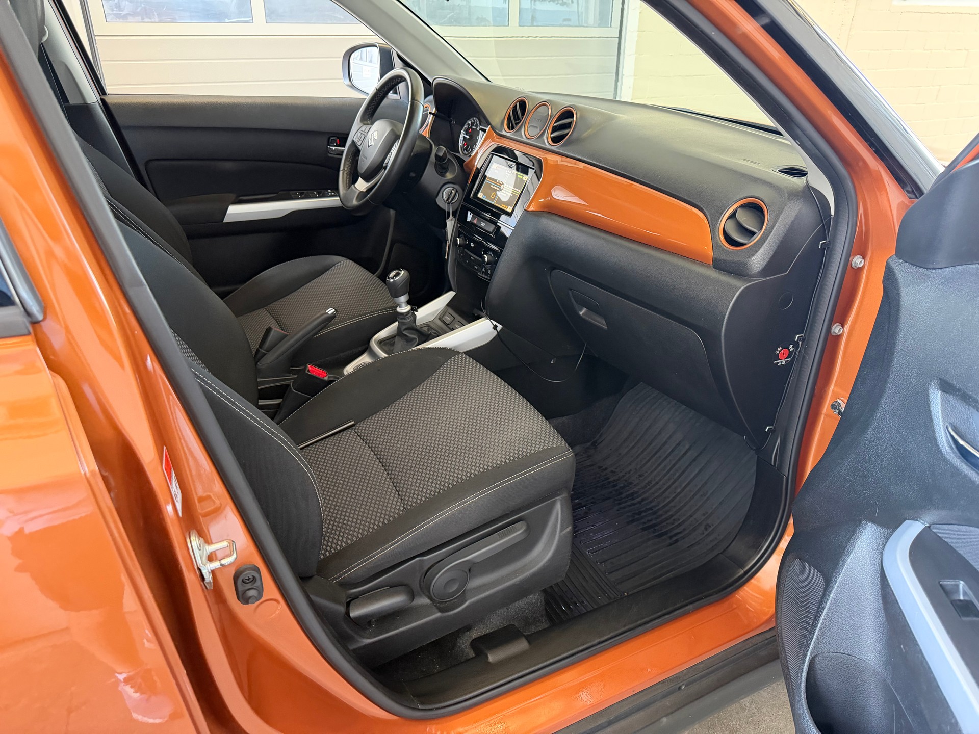 SUZUKI Vitara 1.6 TD Compact Top-image-5