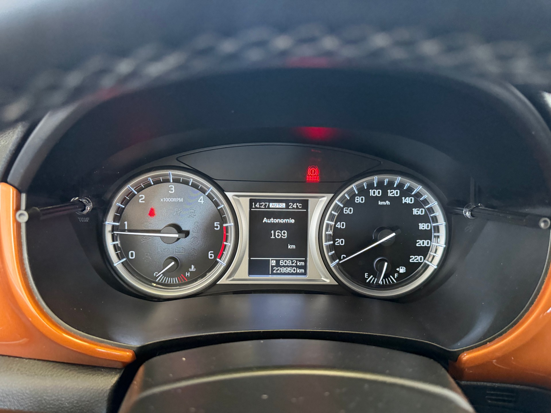 SUZUKI Vitara 1.6 TD Compact Top-image-9