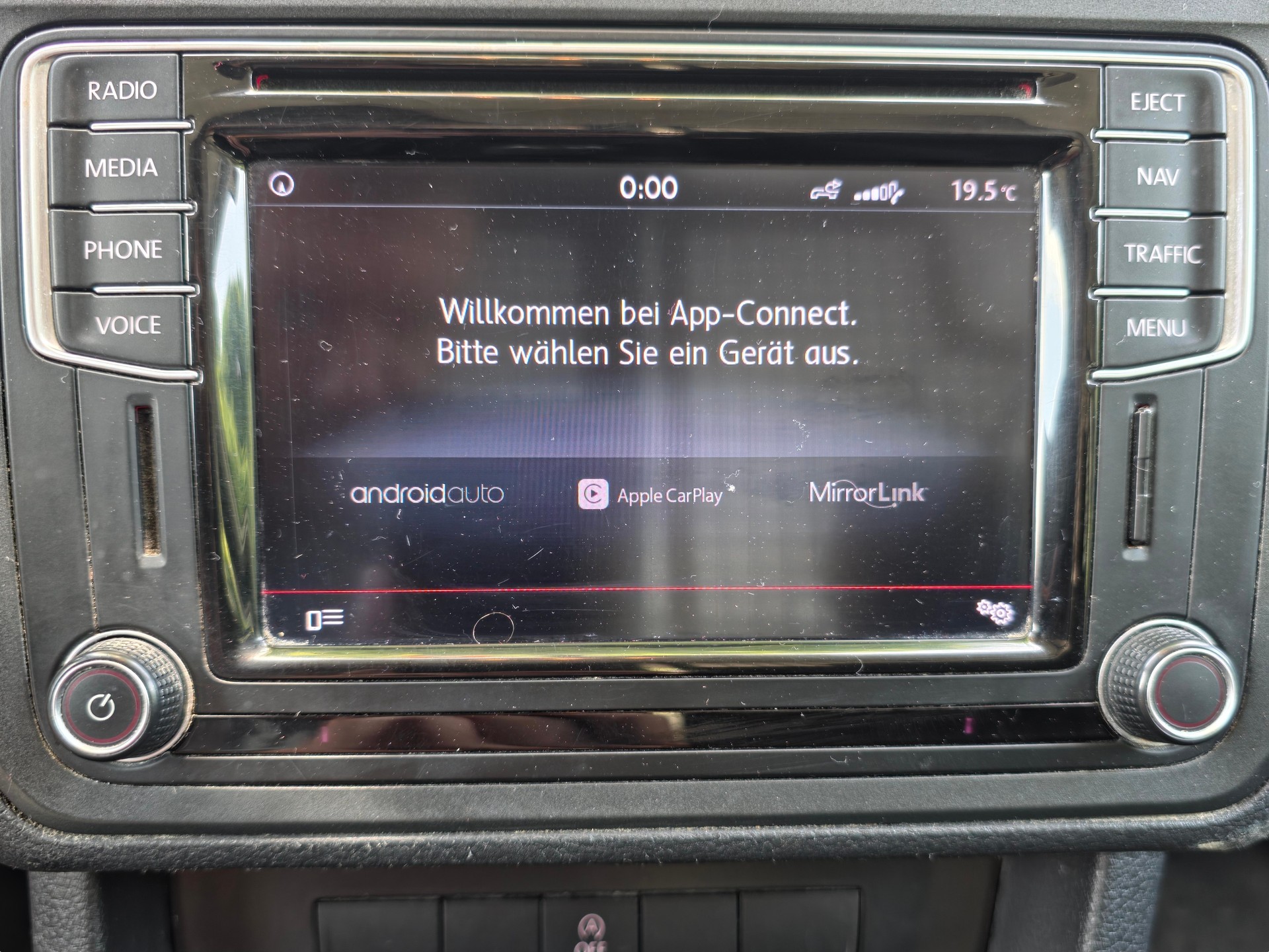 VW Caddy 2.0TDI BlueMotion Technology-image-7