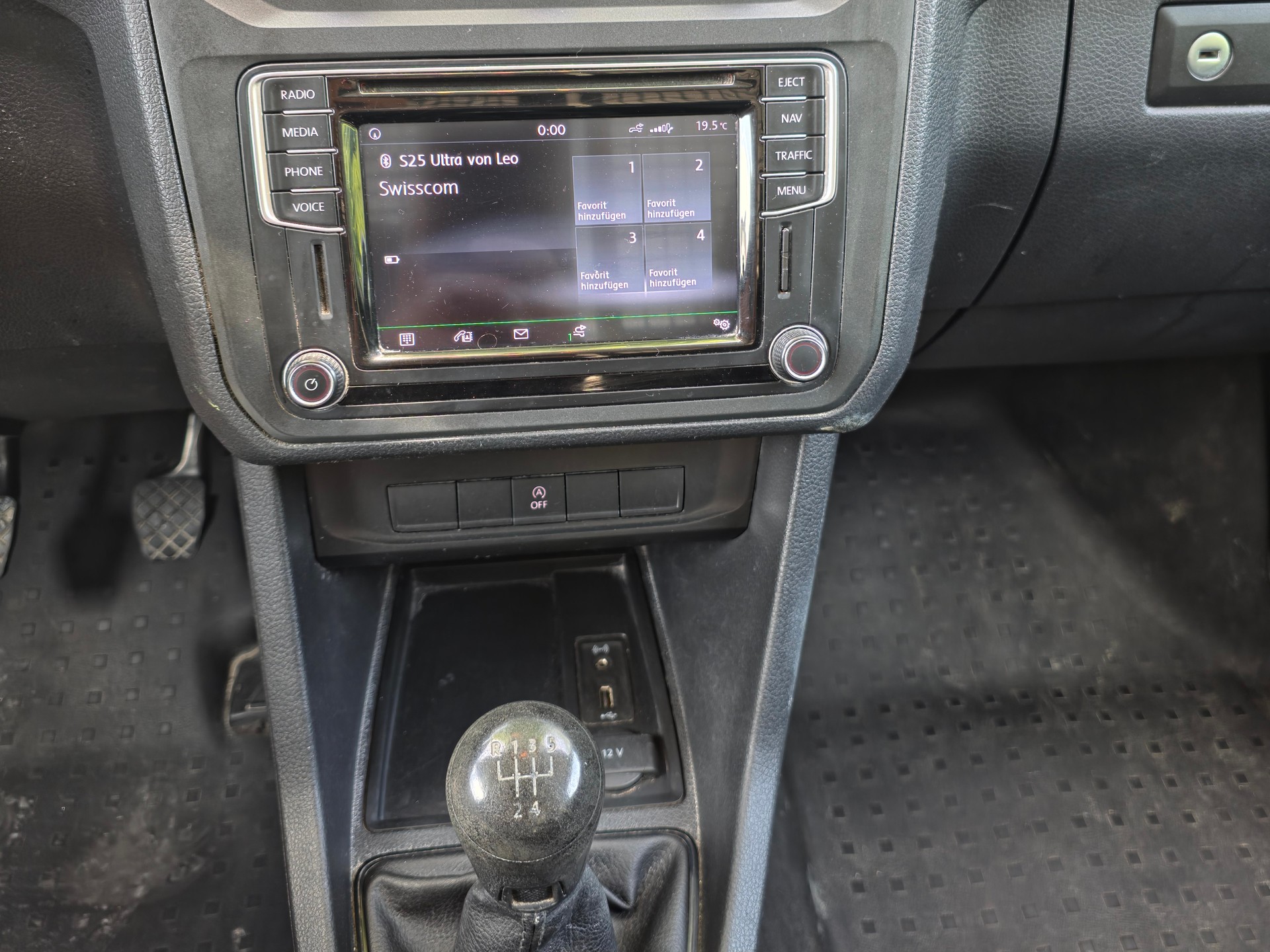 VW Caddy 2.0TDI BlueMotion Technology-image-11