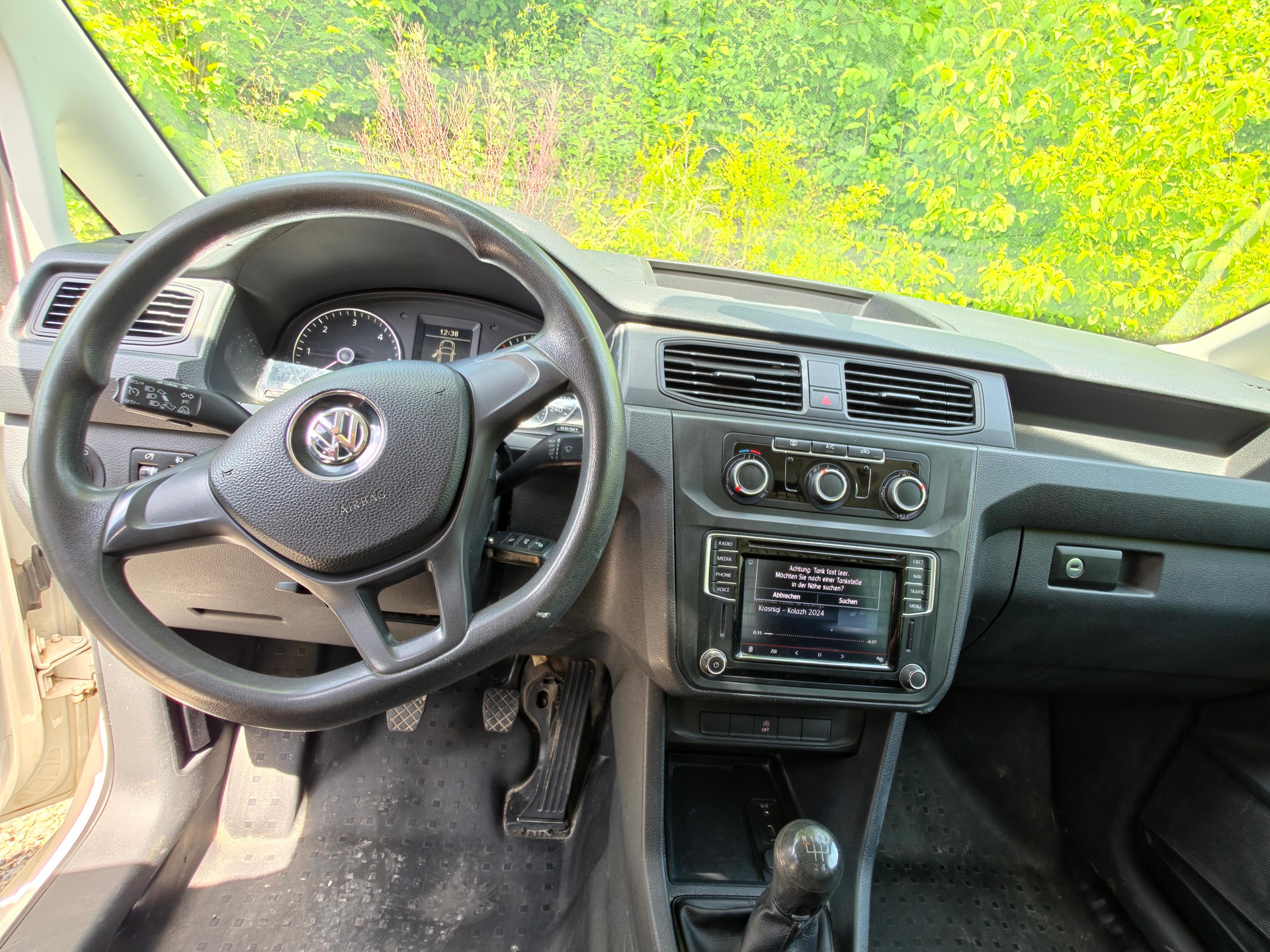 VW Caddy 2.0TDI BlueMotion Technology-image-5