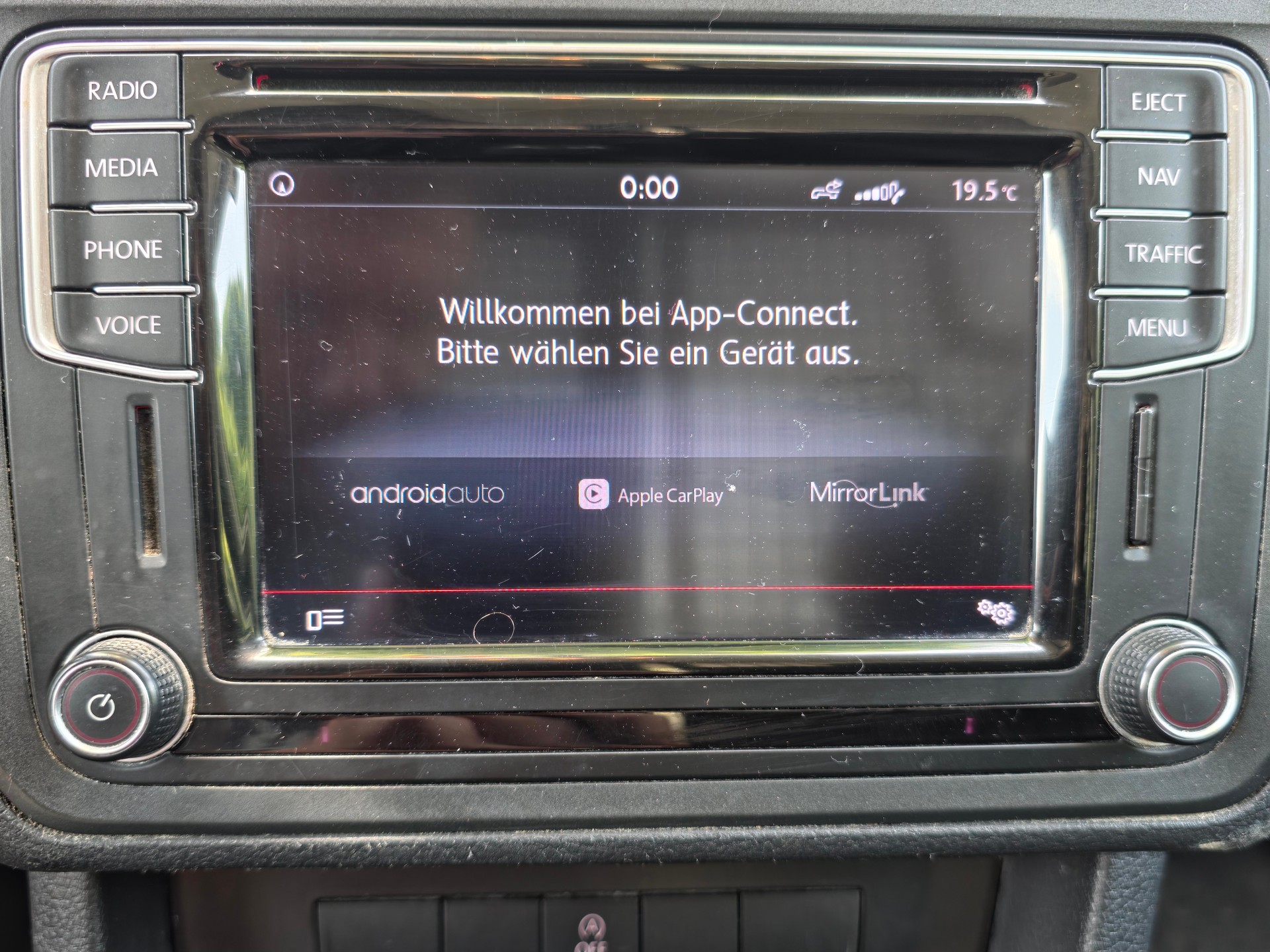 VW Caddy 2.0TDI BlueMotion Technology-image-10