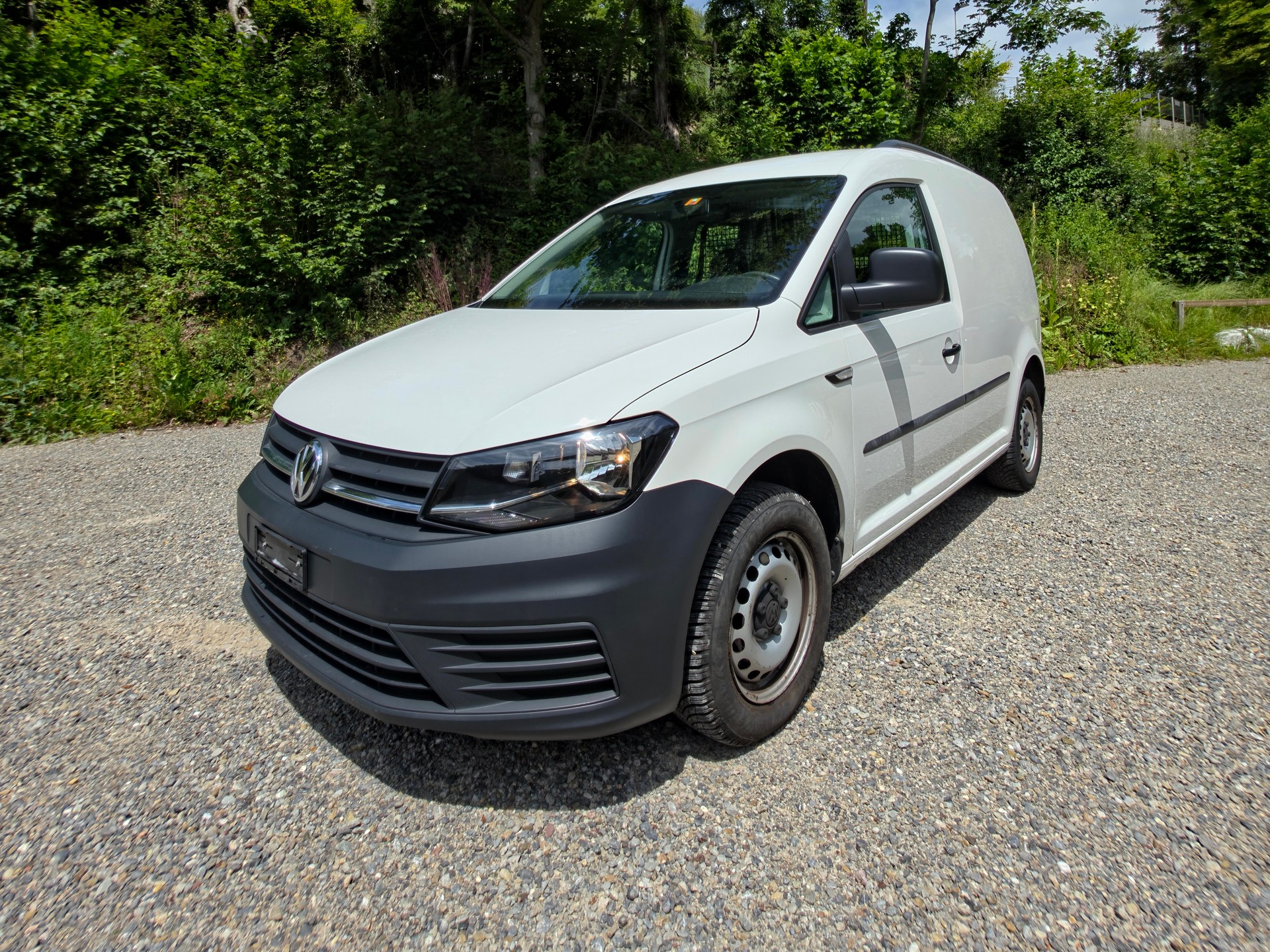 VW Caddy 2.0TDI BlueMotion Technology-image-1