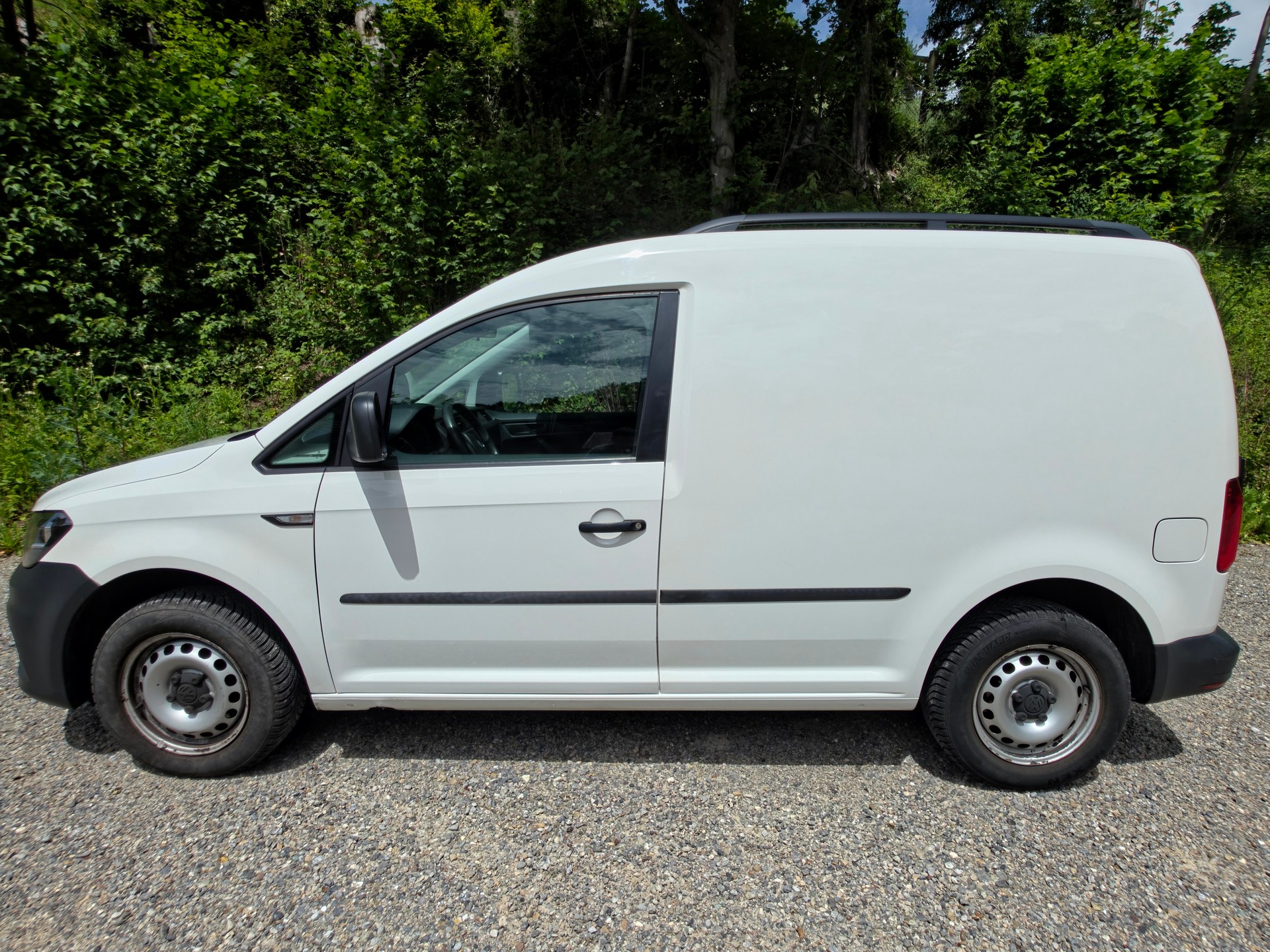 VW Caddy 2.0TDI BlueMotion Technology-image-3