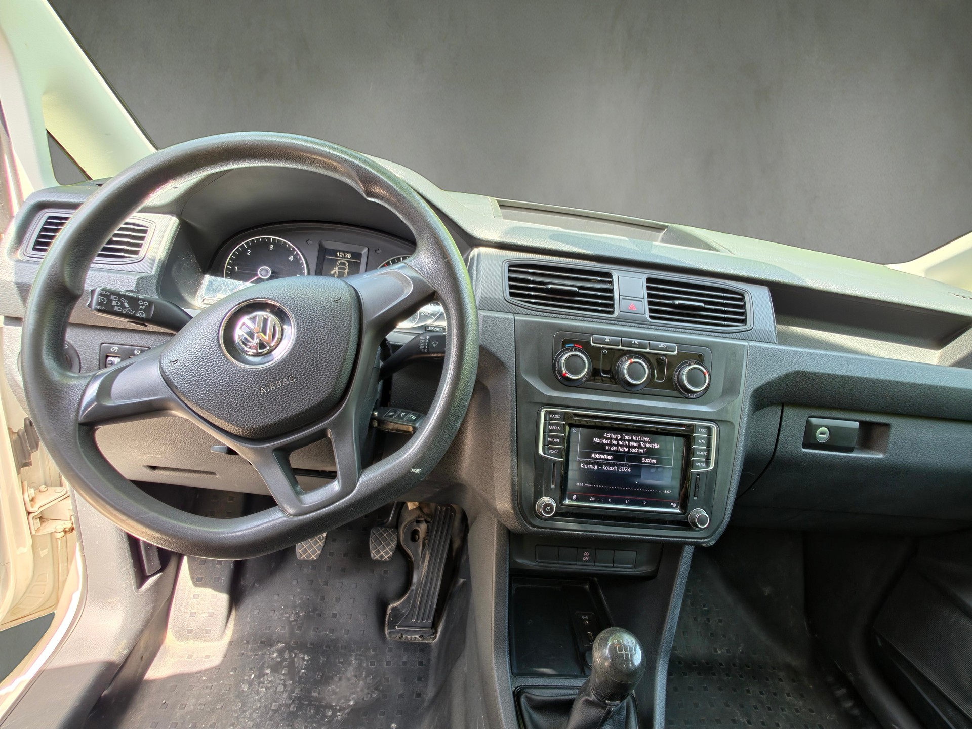 VW Caddy 2.0TDI BlueMotion Technology-image-6