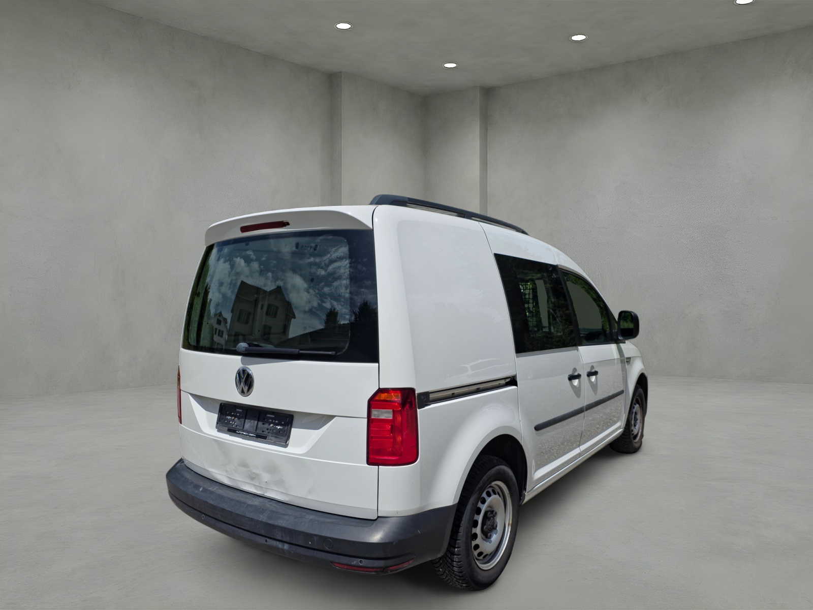 VW Caddy 2.0TDI BlueMotion Technology-image-9