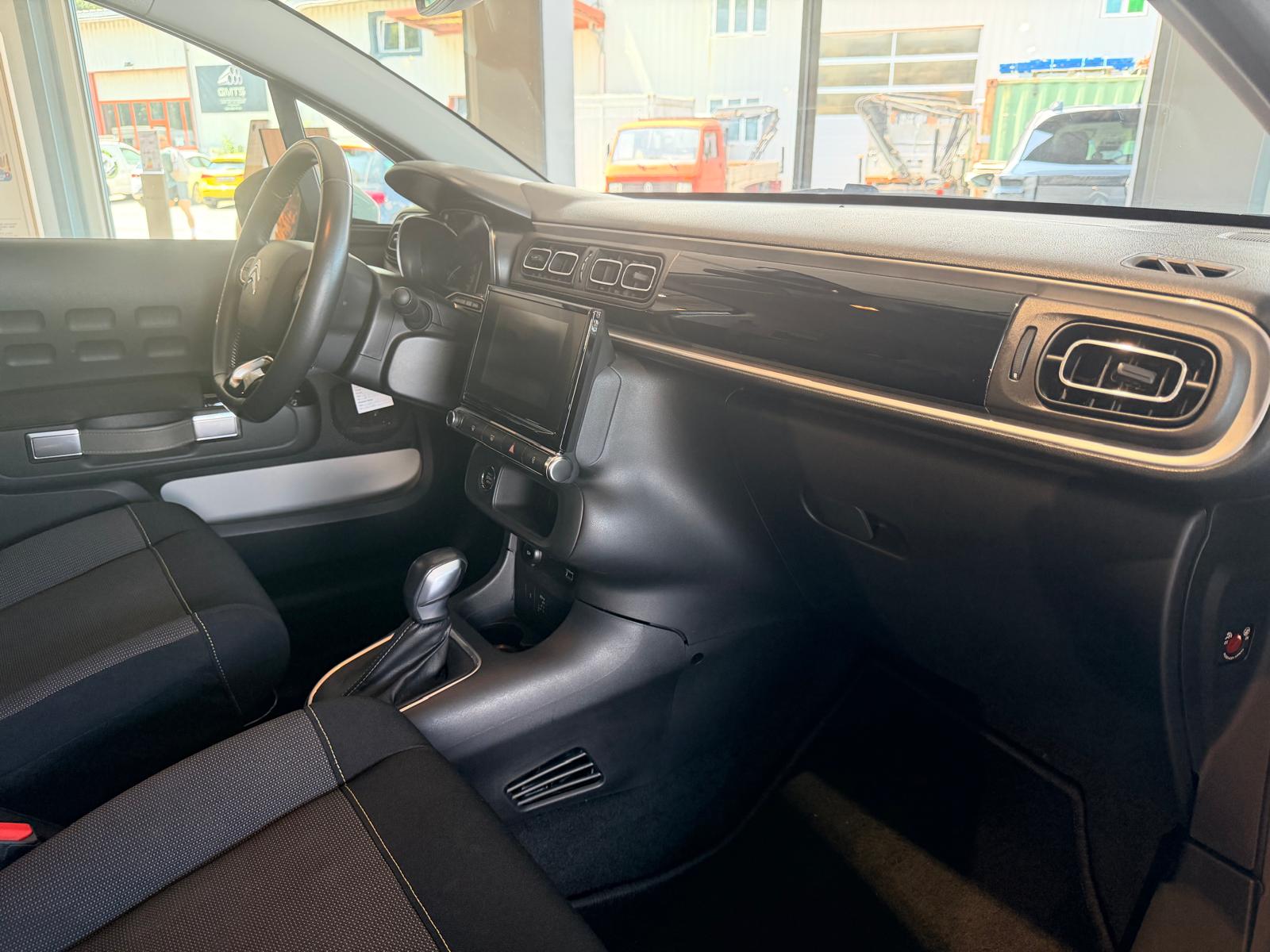 CITROEN C3 1.2i PureTech Shine EAT6-image-9