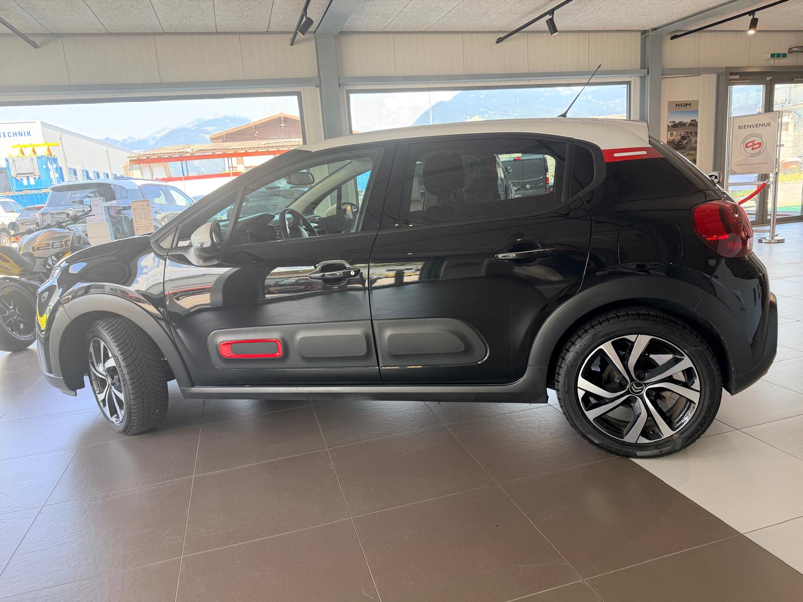 CITROEN C3 1.2i PureTech Shine EAT6-image-2