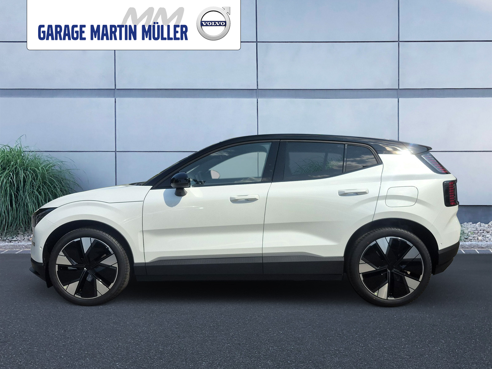 VOLVO EX 30 E60 Twin Ultra Performance AWD-image-1