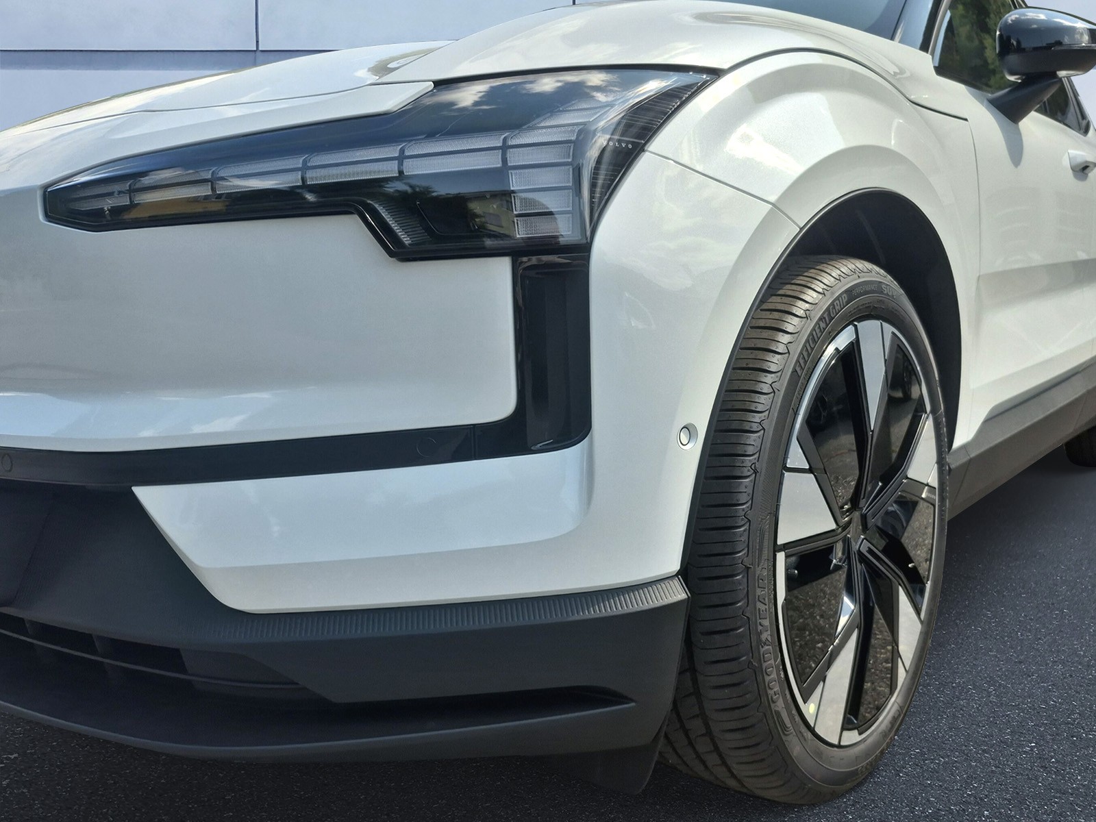 VOLVO EX 30 E60 Twin Ultra Performance AWD-image-8