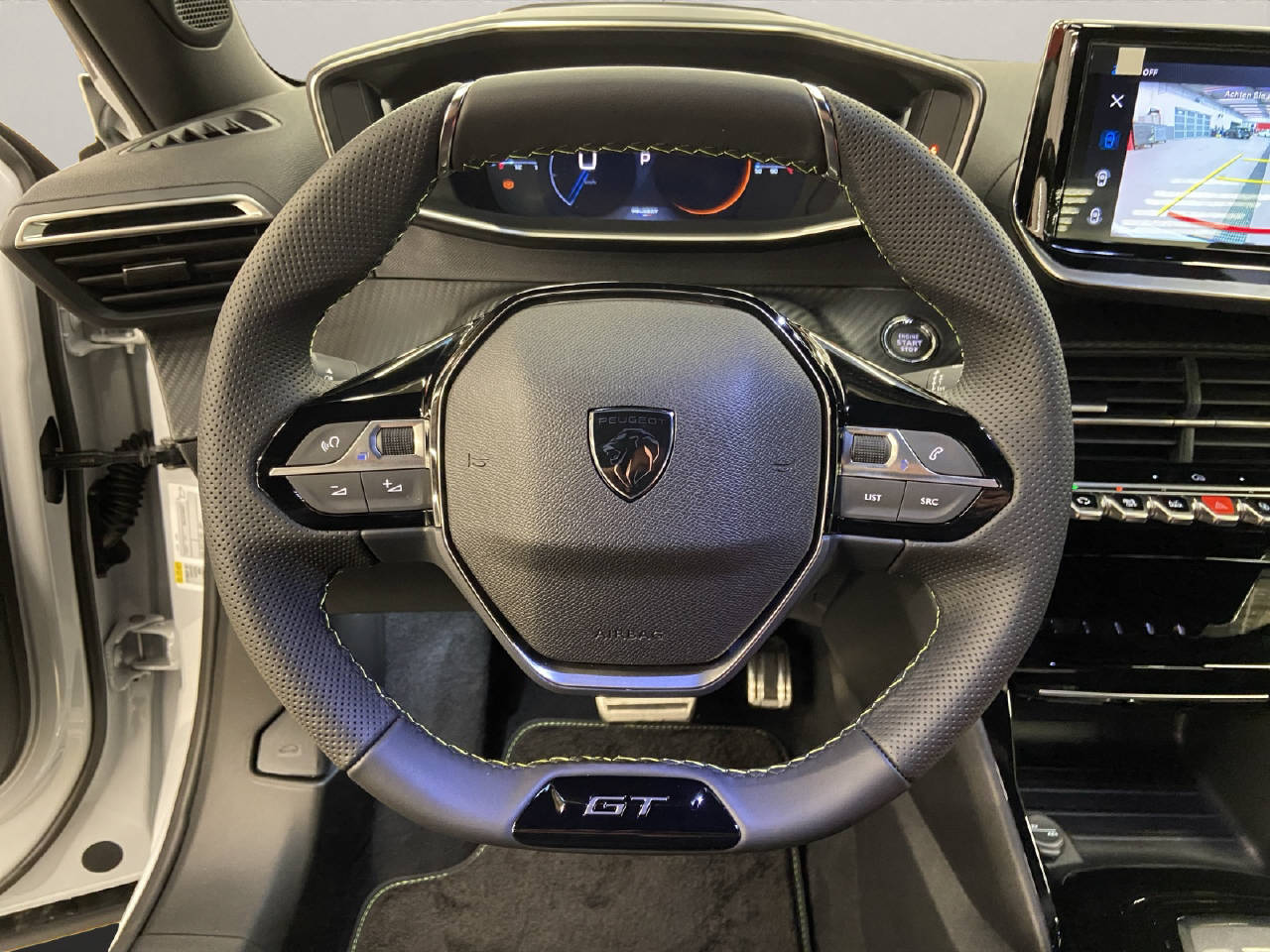 PEUGEOT 2008 1.2 Hybrid 145 GT-image-6