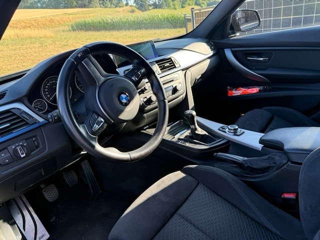BMW 320d-image-3