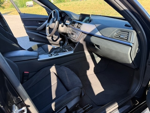 BMW 320d-image-4