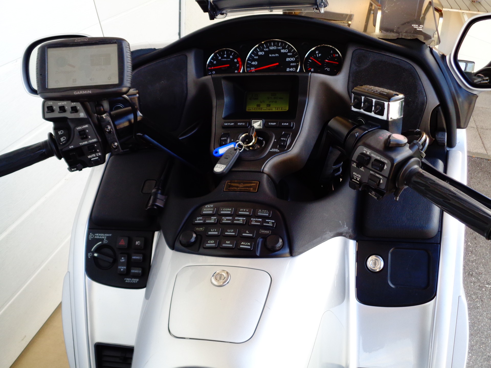 HONDA GL 1800 A Goldwing-showroom-element-3