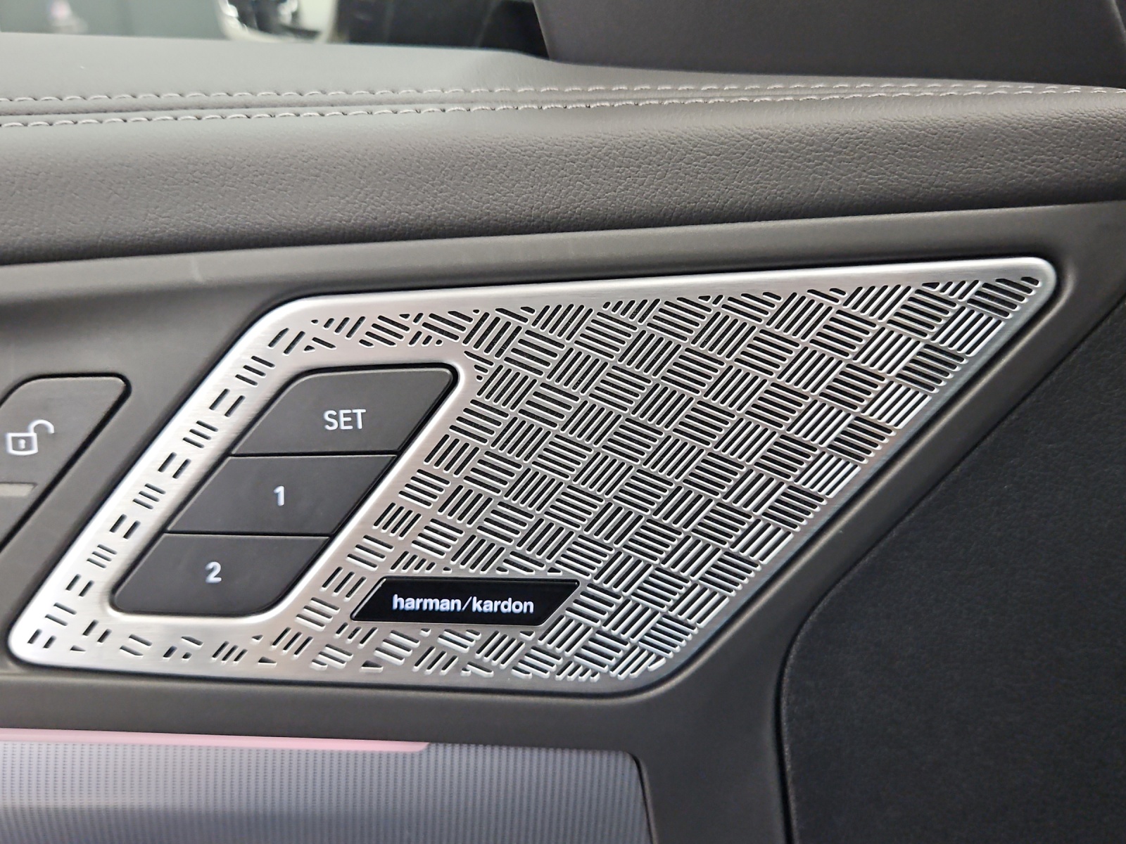 BMW iX1 xDrive 30 M Sport Pro-image-18