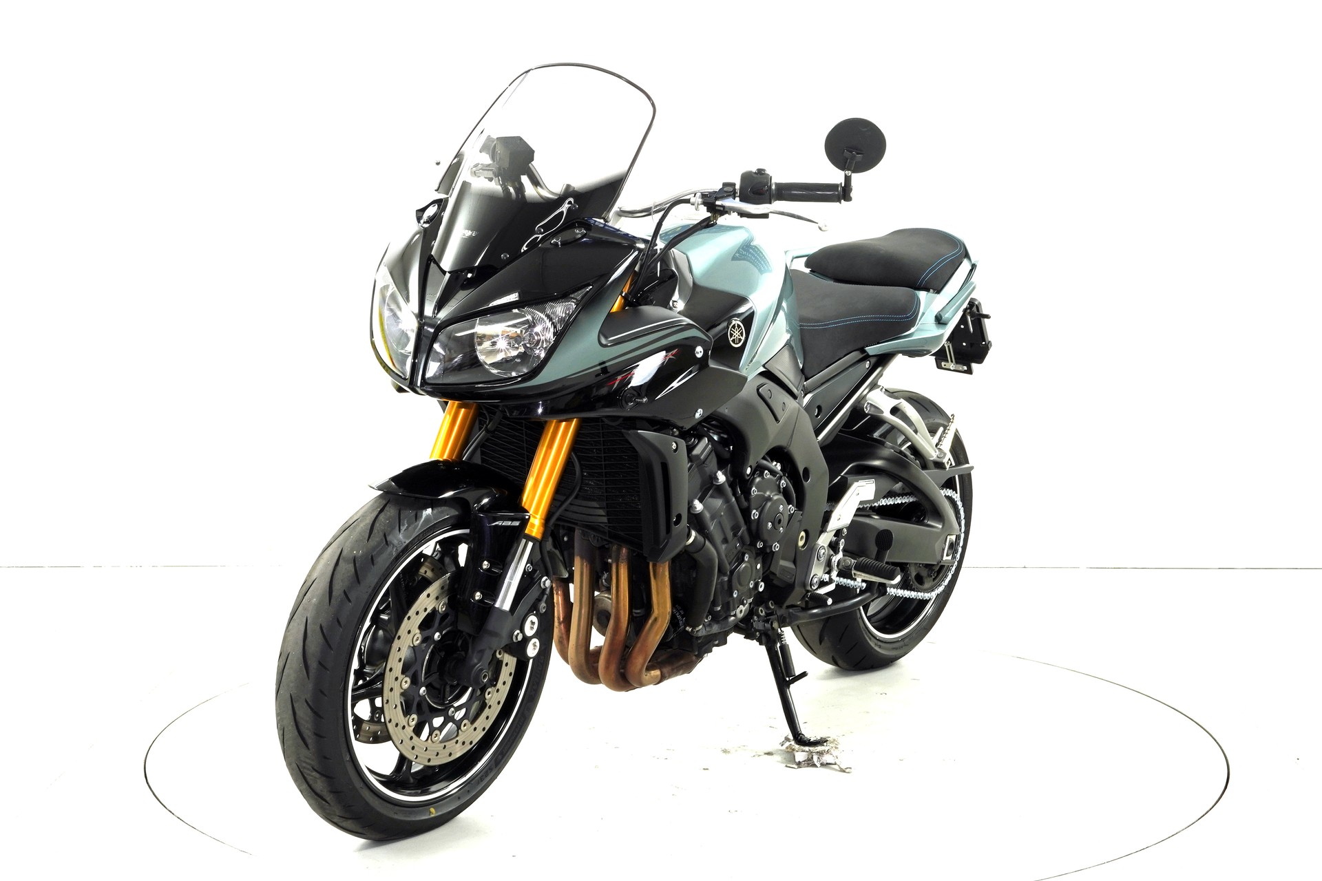 YAMAHA FZ1SA-showroom-element-2