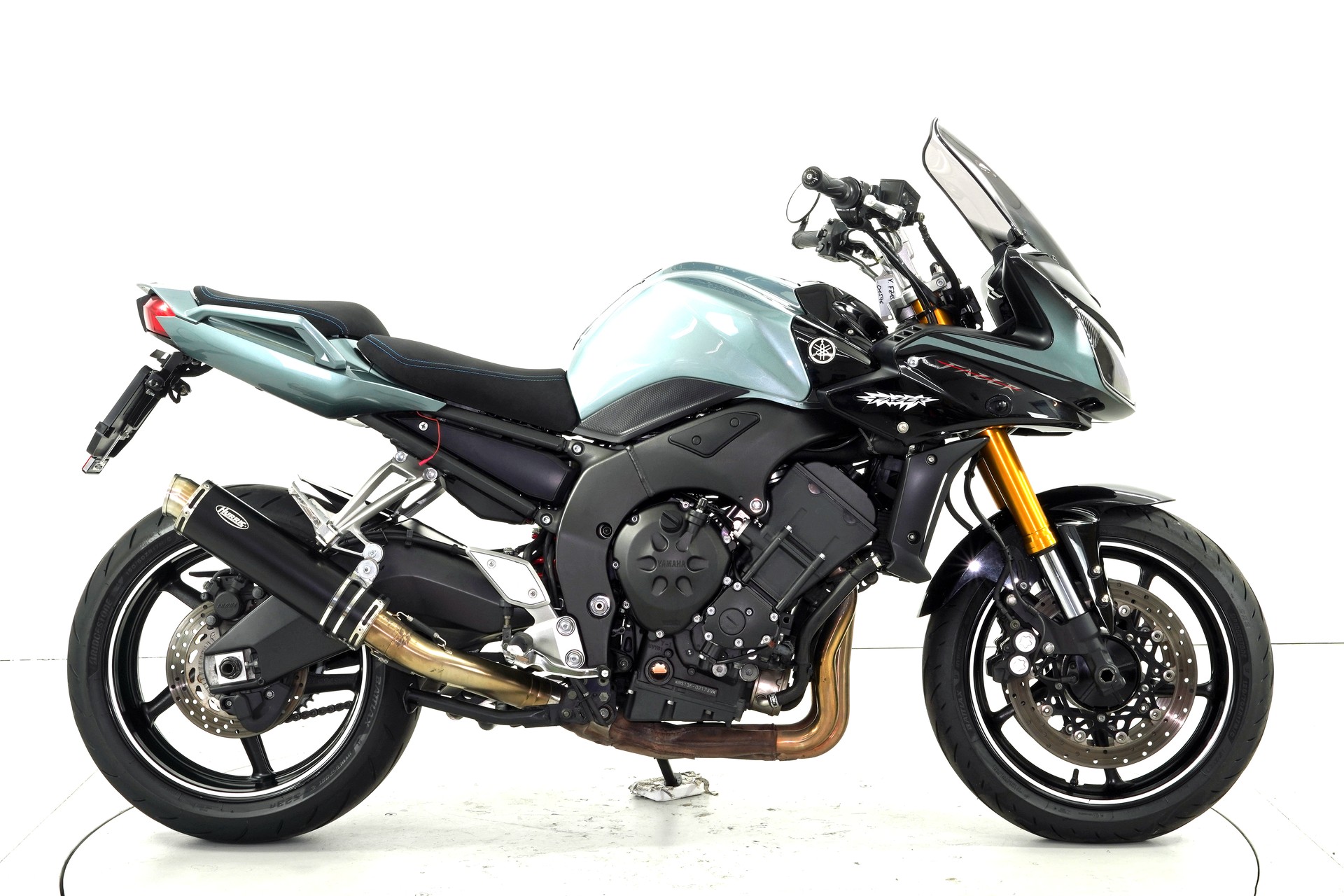 YAMAHA FZ1SA-showroom-element-3