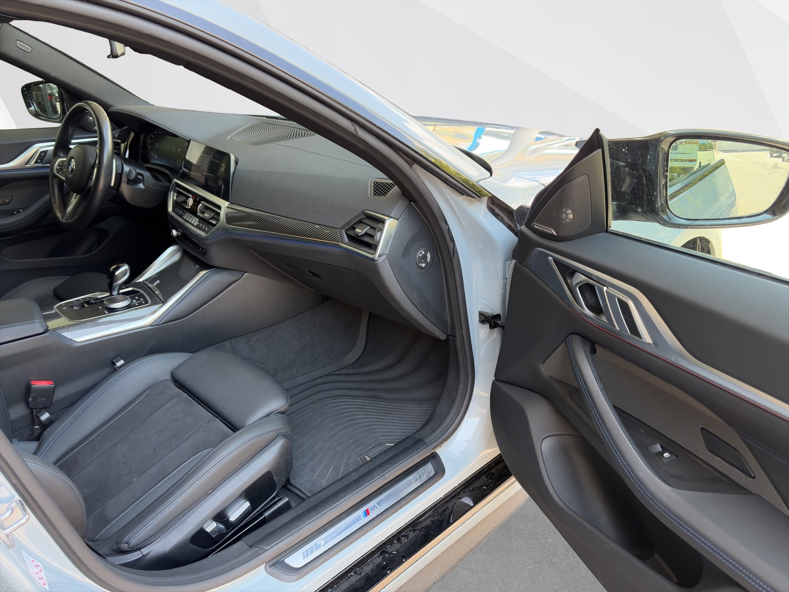 BMW M440i xDrive Gran Coupé-image-16