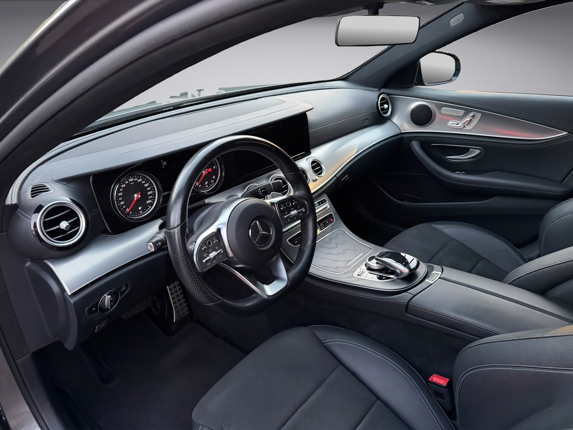 MERCEDES-BENZ E 200 d AMG Line 9G-Tronic * Night-Paket *-image-8