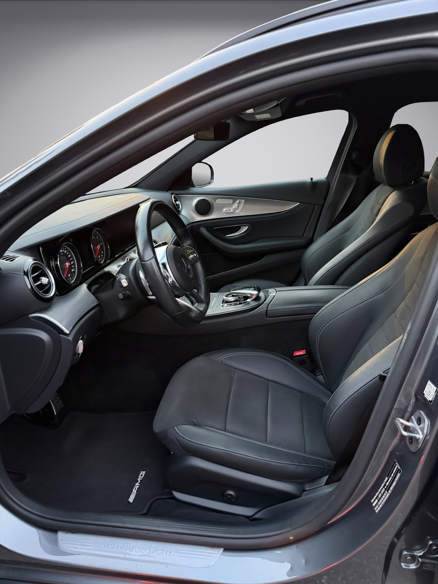 MERCEDES-BENZ E 200 d AMG Line 9G-Tronic * Night-Paket *-image-9