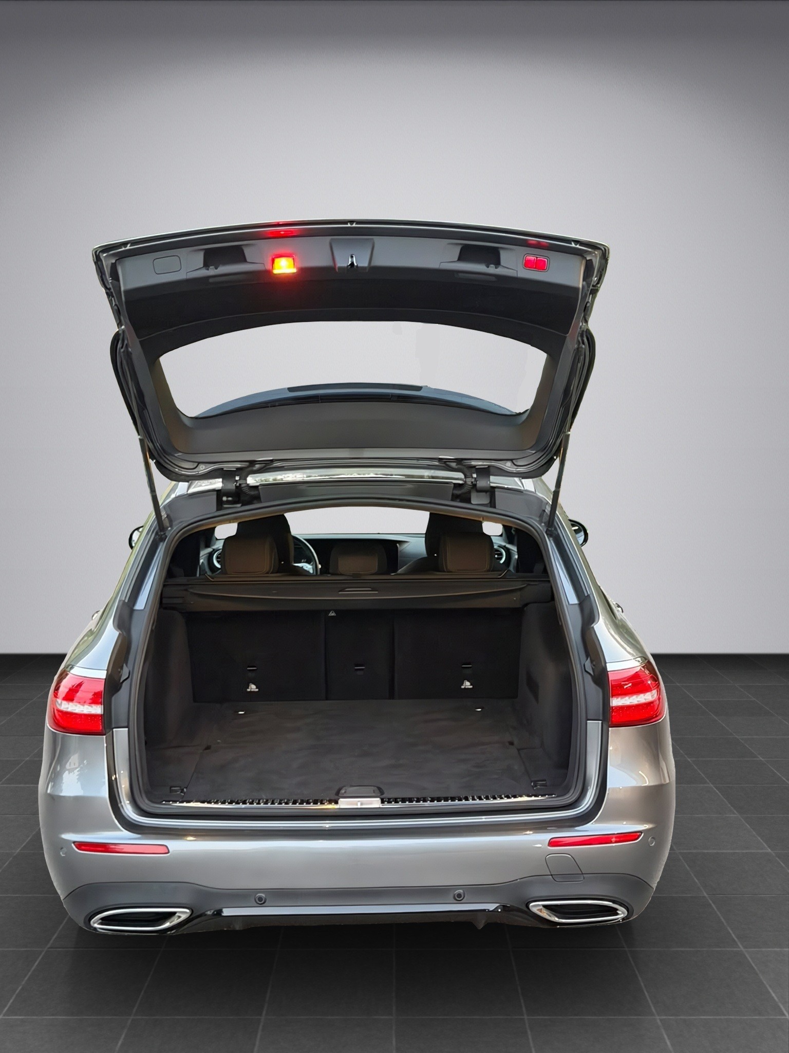 MERCEDES-BENZ E 200 d AMG Line 9G-Tronic * Night-Paket *-image-16