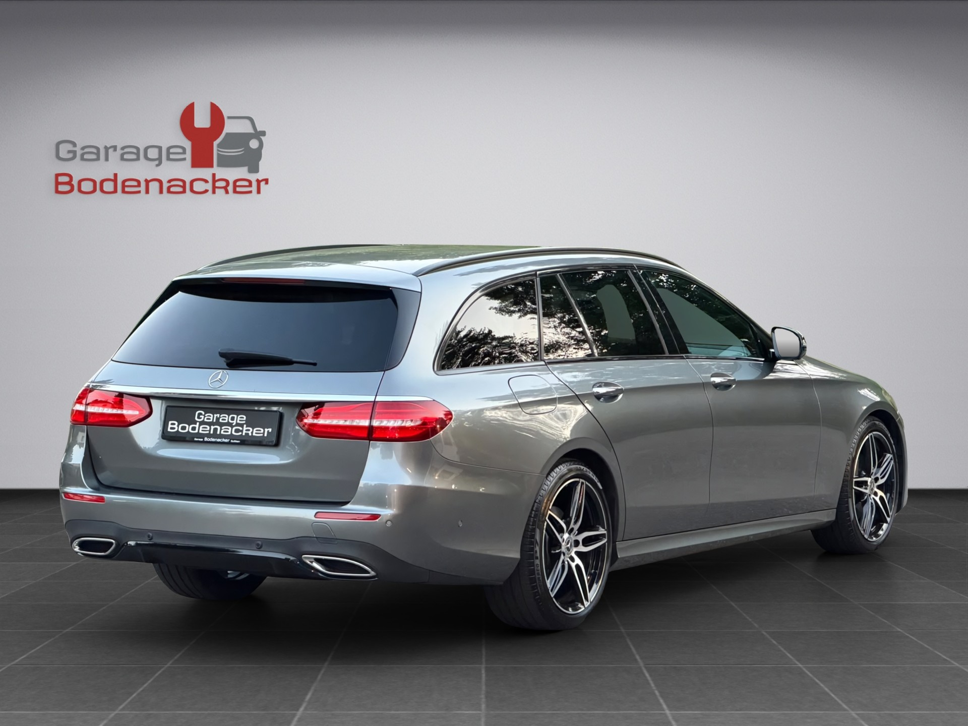 MERCEDES-BENZ E 200 d AMG Line 9G-Tronic * Night-Paket *-image-4
