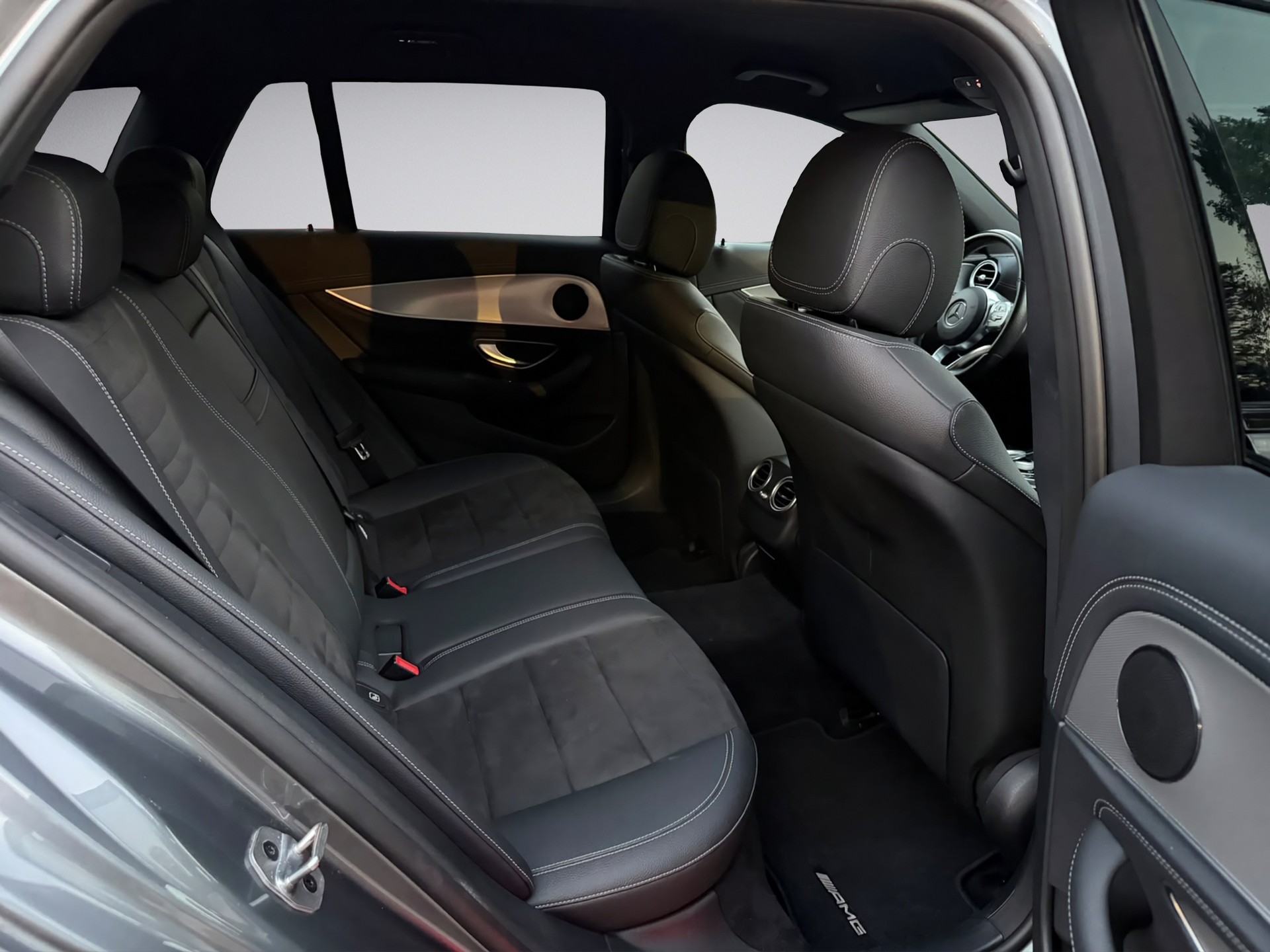MERCEDES-BENZ E 200 d AMG Line 9G-Tronic * Night-Paket *-image-11
