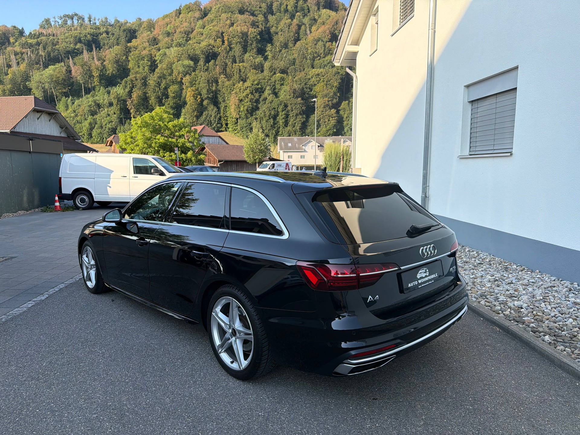 AUDI A4 Avant 40 TDI advanced quattro S-tronic-image-13