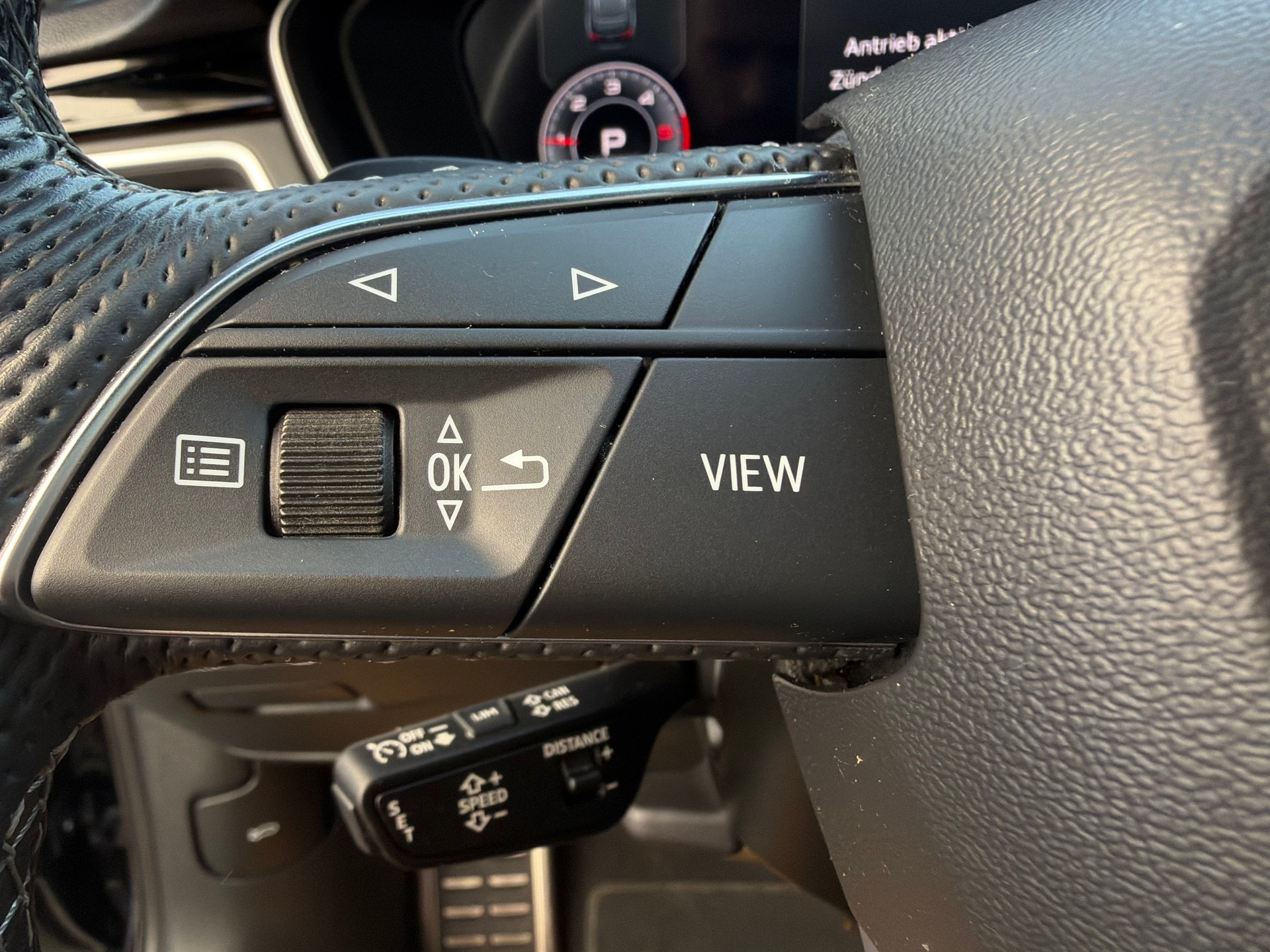 AUDI A4 Avant 40 TDI advanced quattro S-tronic-image-18