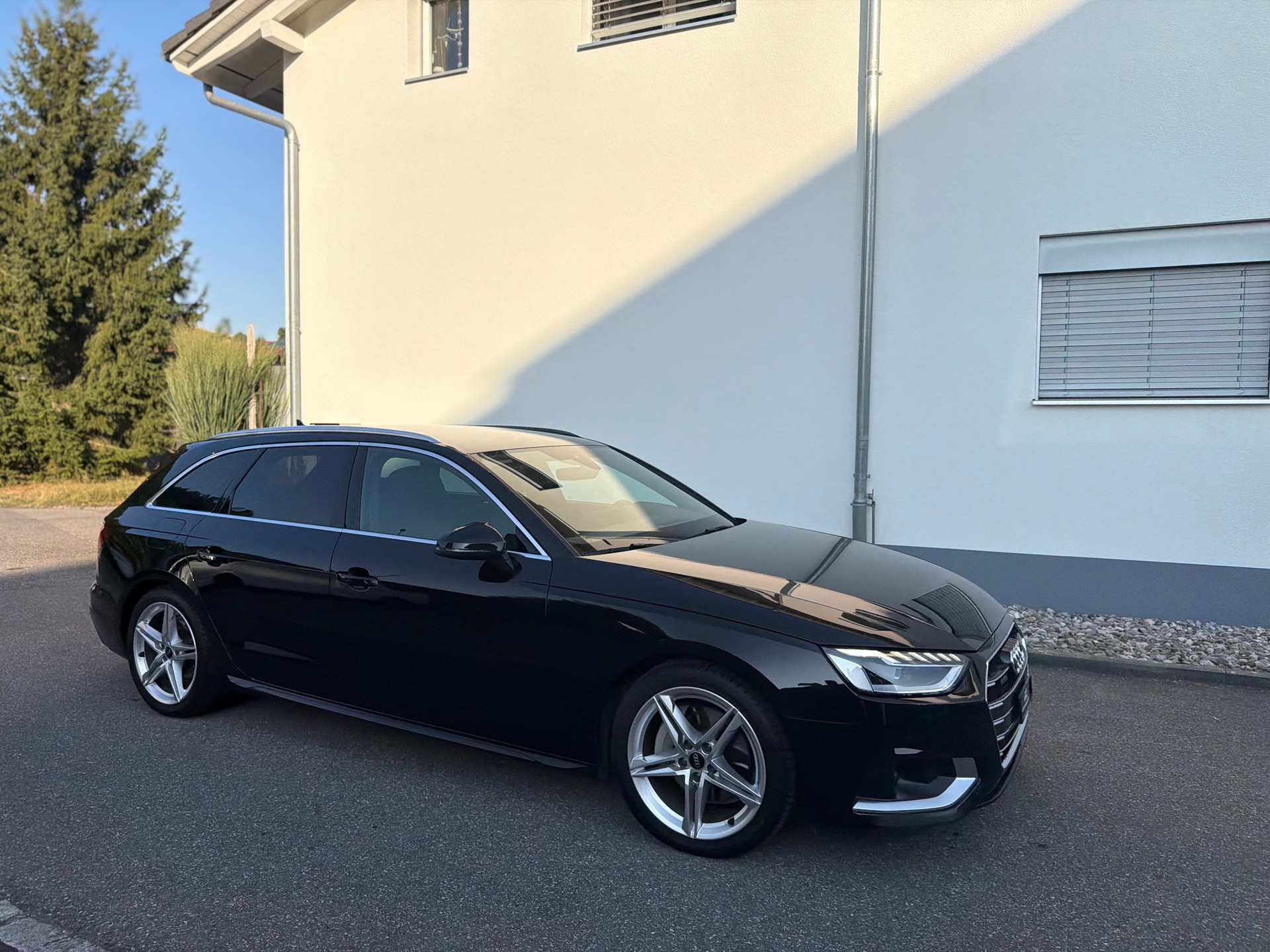 AUDI A4 Avant 40 TDI advanced quattro S-tronic-image-3