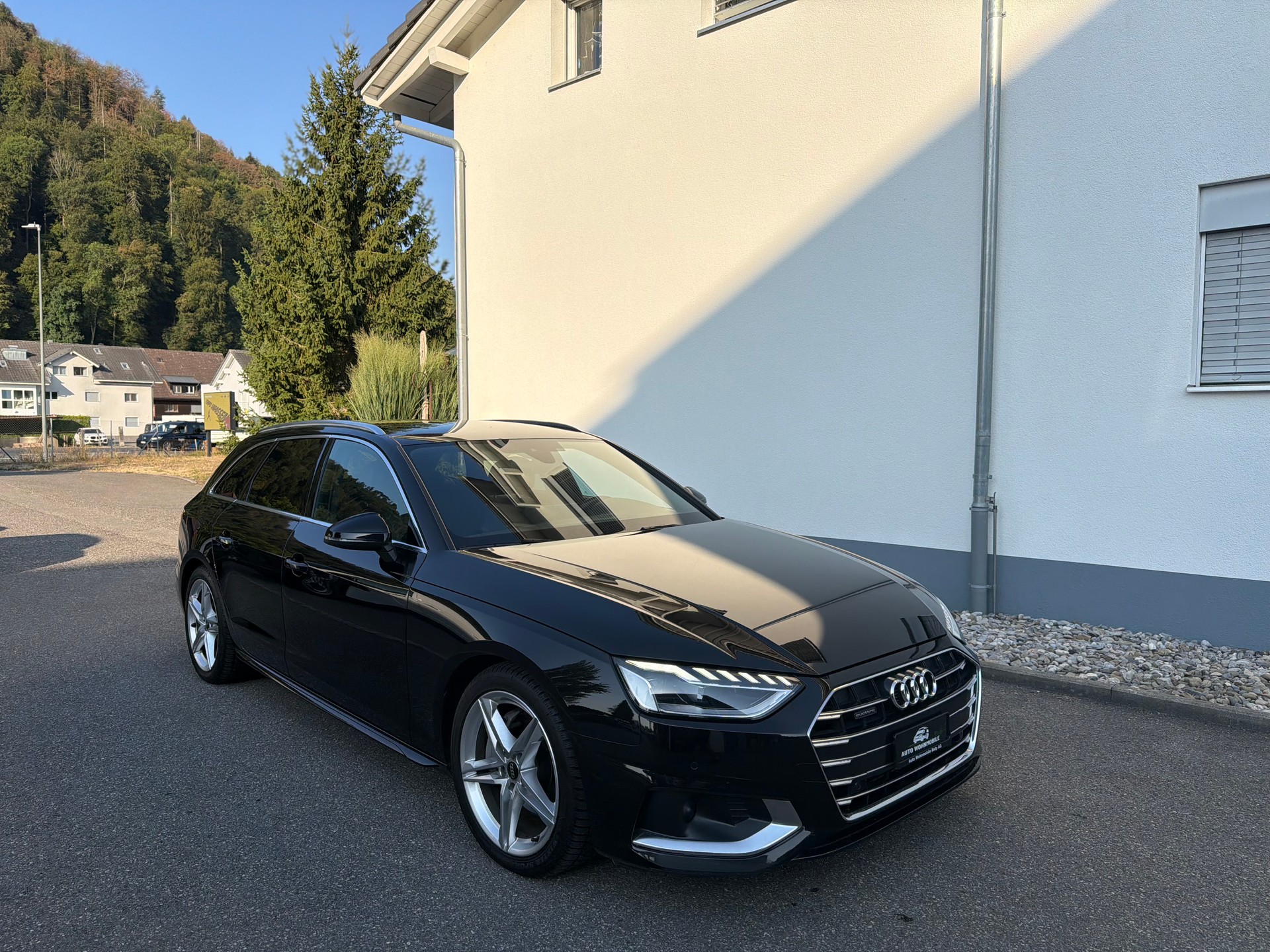 AUDI A4 Avant 40 TDI advanced quattro S-tronic-image-2