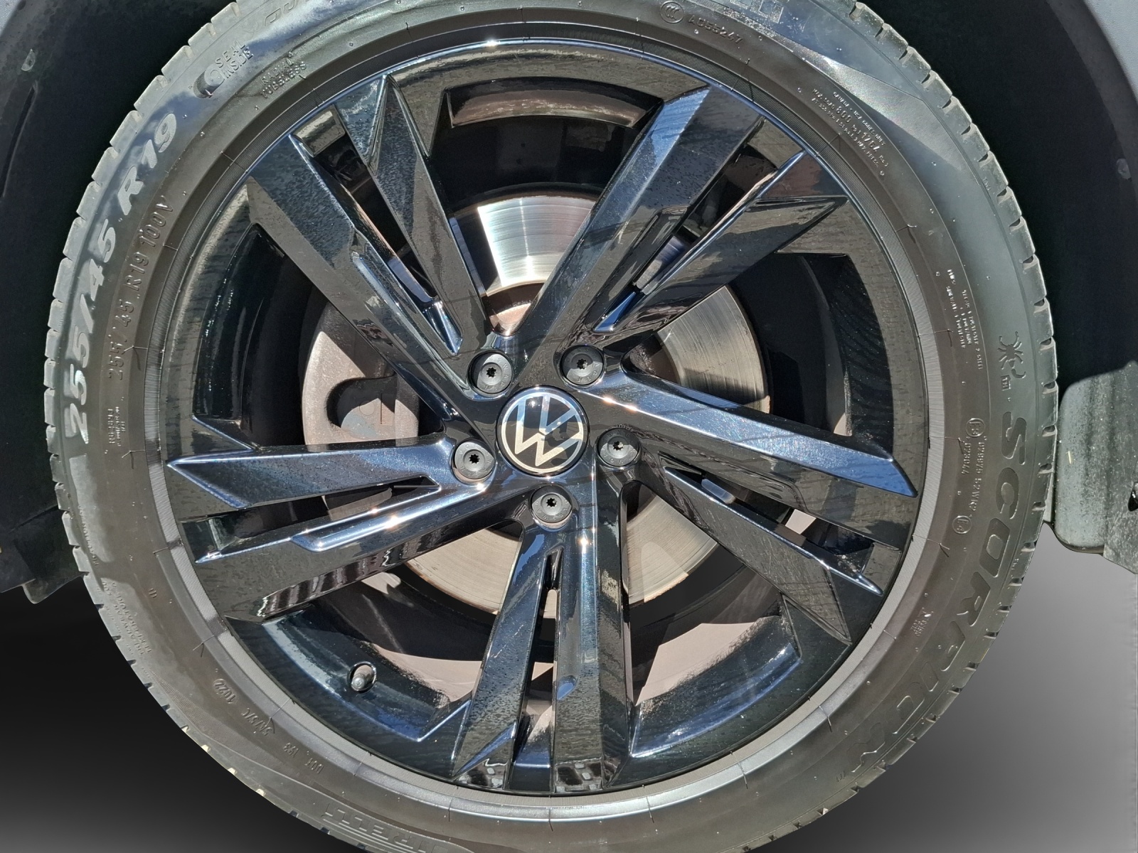 VW Tiguan 2.0TSI R-Line 4Motion DSG-image-14