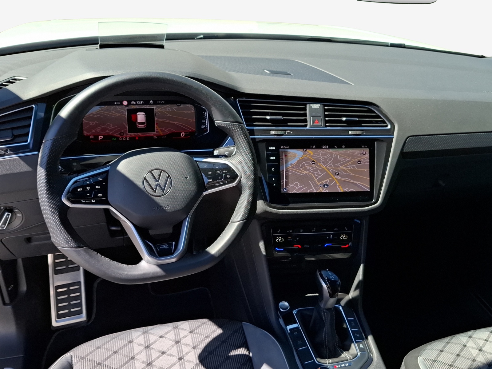 VW Tiguan 2.0TSI R-Line 4Motion DSG-image-8