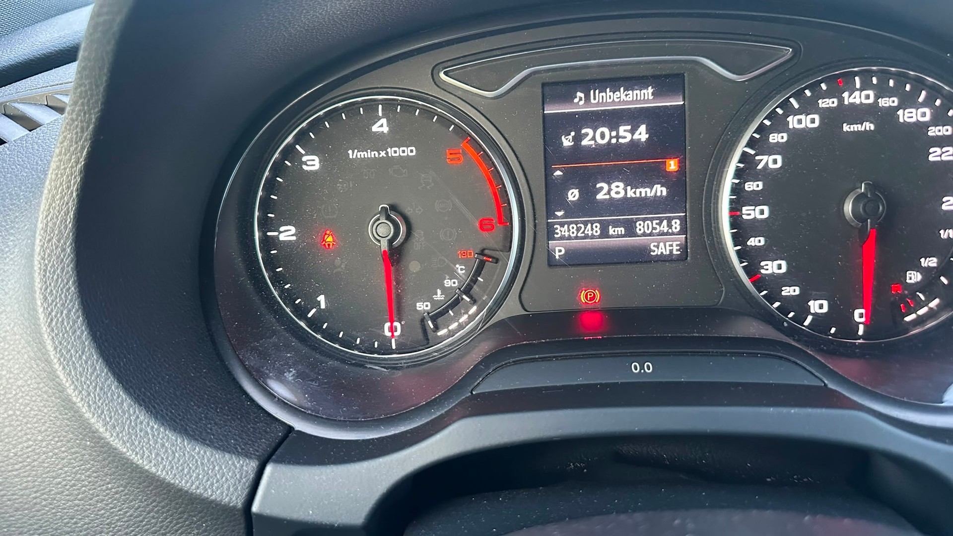 AUDI A3 2.0 TDI Attraction S-tronic-image-8