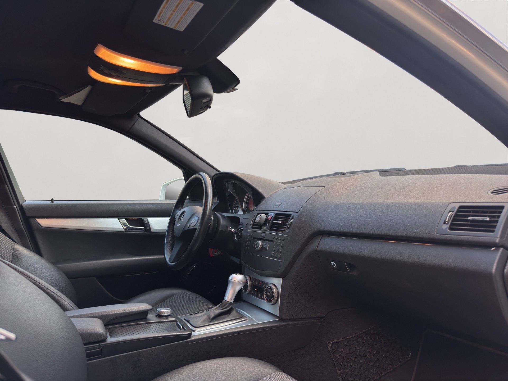 MERCEDES-BENZ C 180 Kompressor AMG Line White Star Automatik-image-14