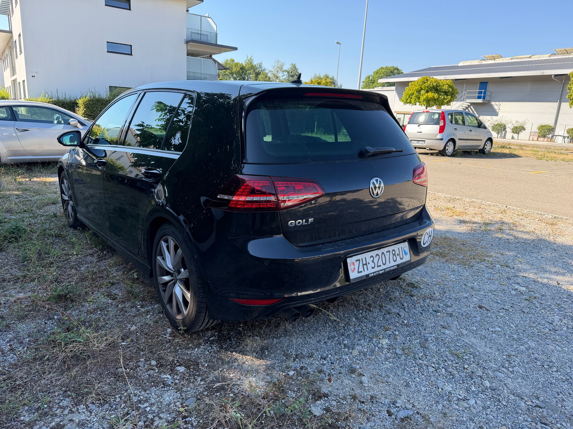 VW Golf 2.0 TDI Allstar R-Line 4Motion-image-1
