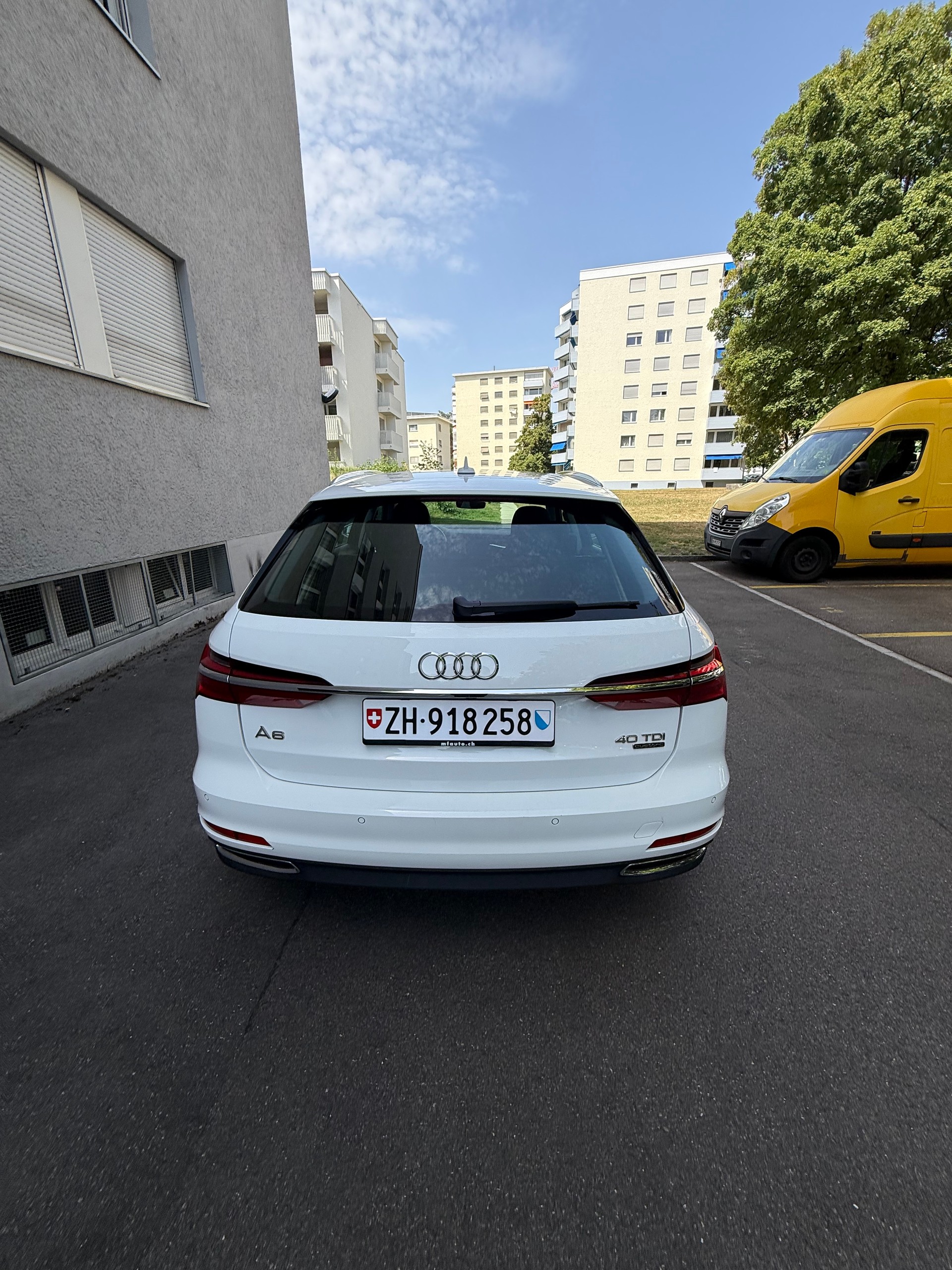 AUDI 2.0 40 TDI Sport Attraction quattro S-Tronic-image-1