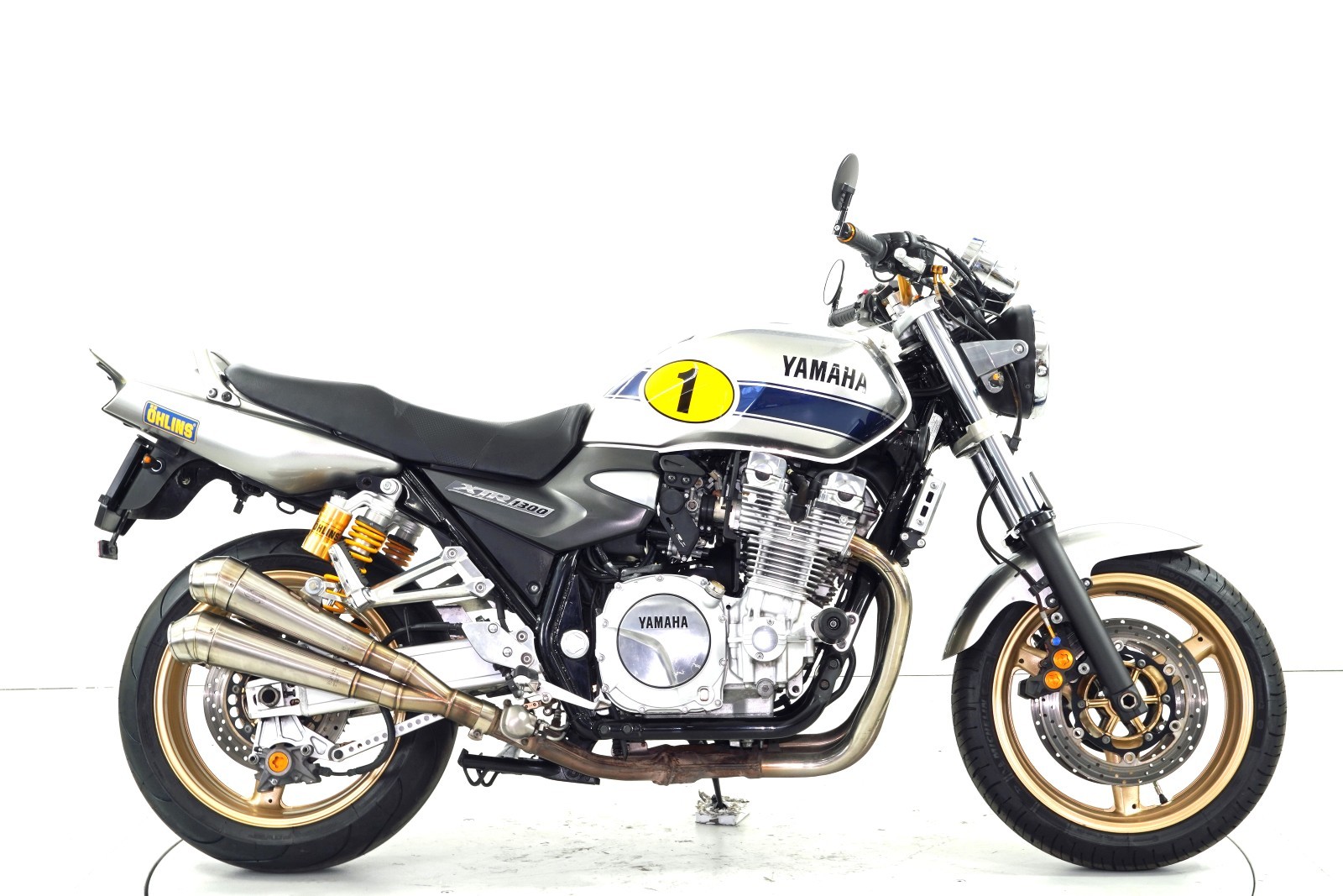 YAMAHA XJR 1300-showroom-element-3