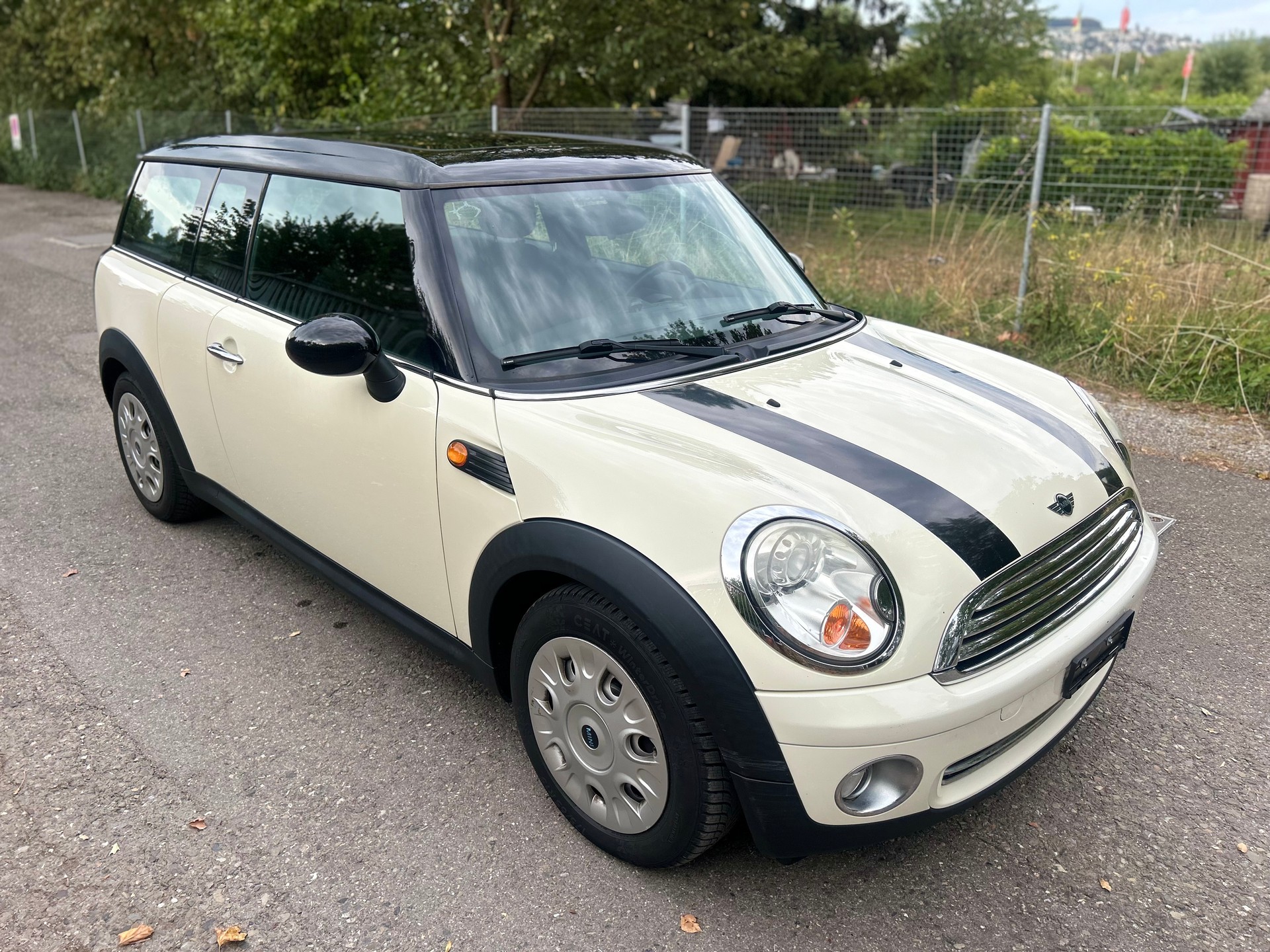 MINI Clubman Cooper-image-1