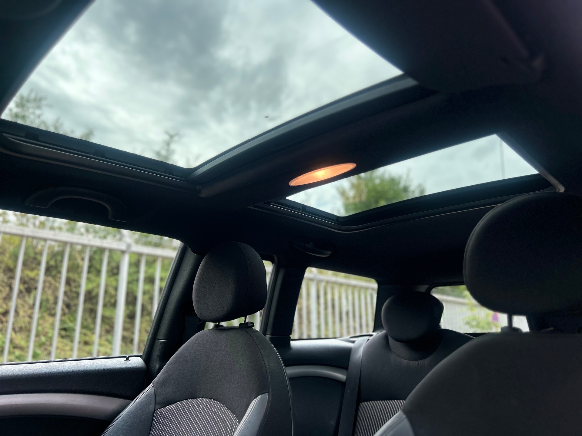 MINI Clubman Cooper-image-11