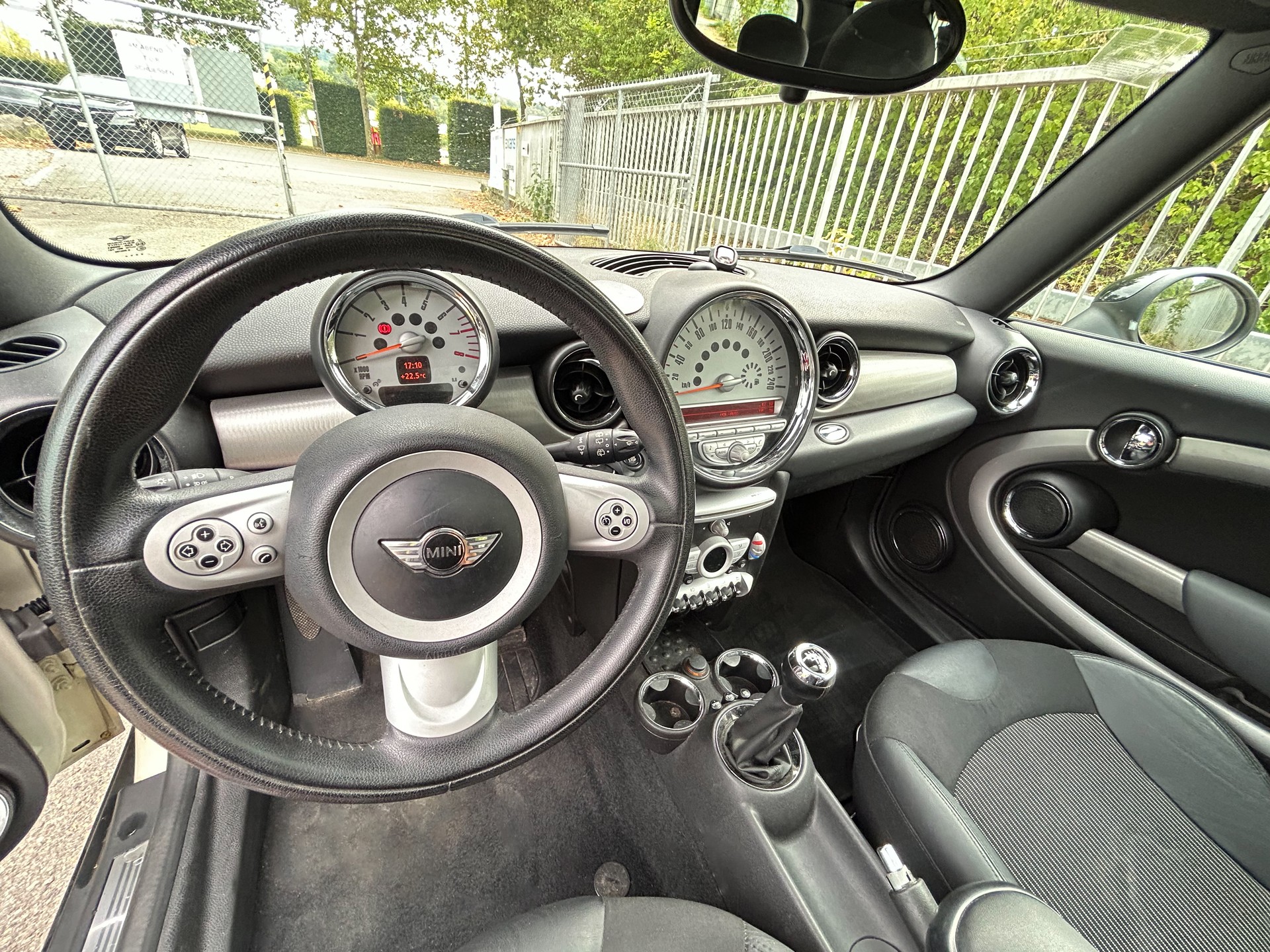 MINI Clubman Cooper-image-14