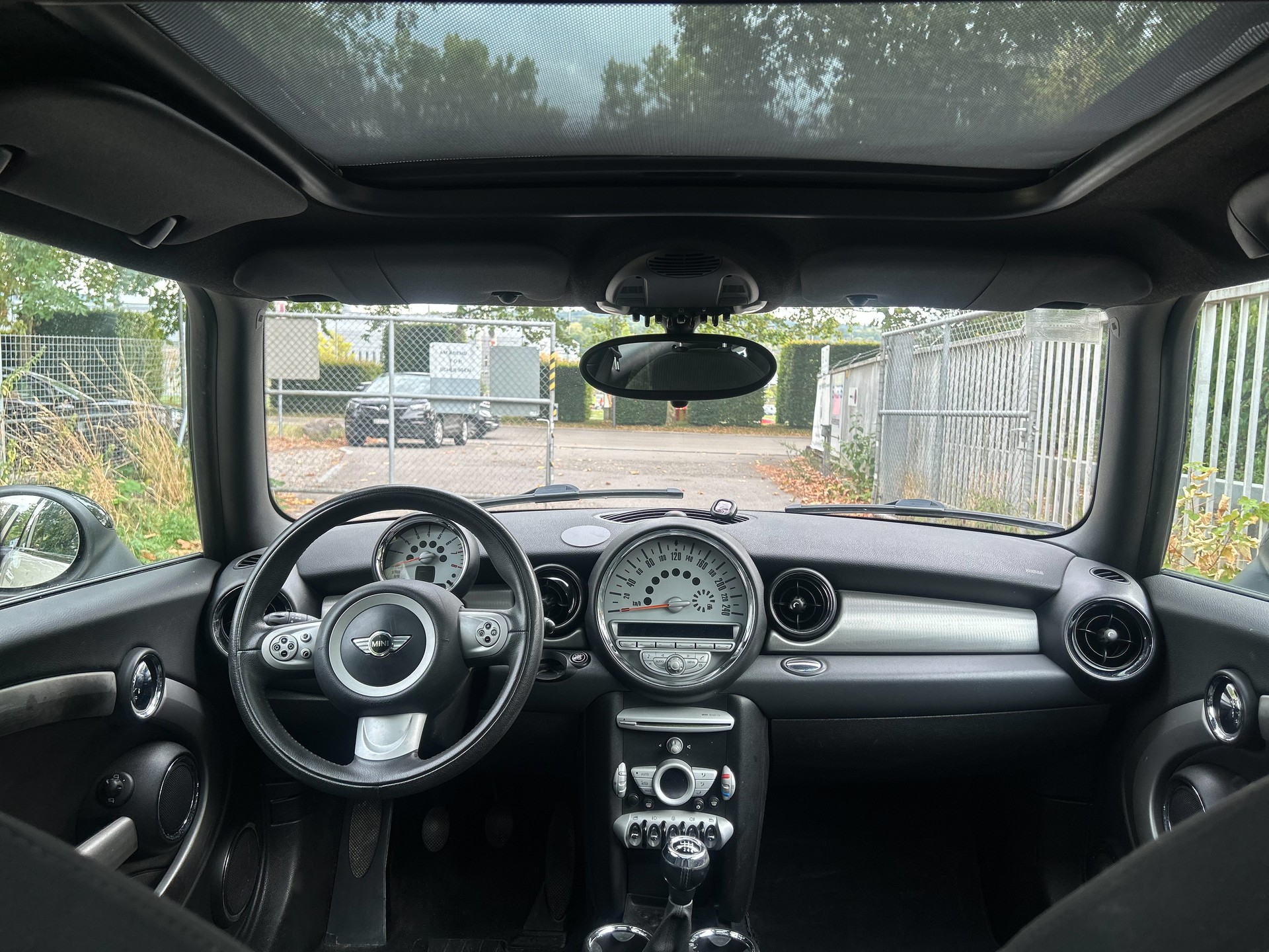 MINI Clubman Cooper-image-10