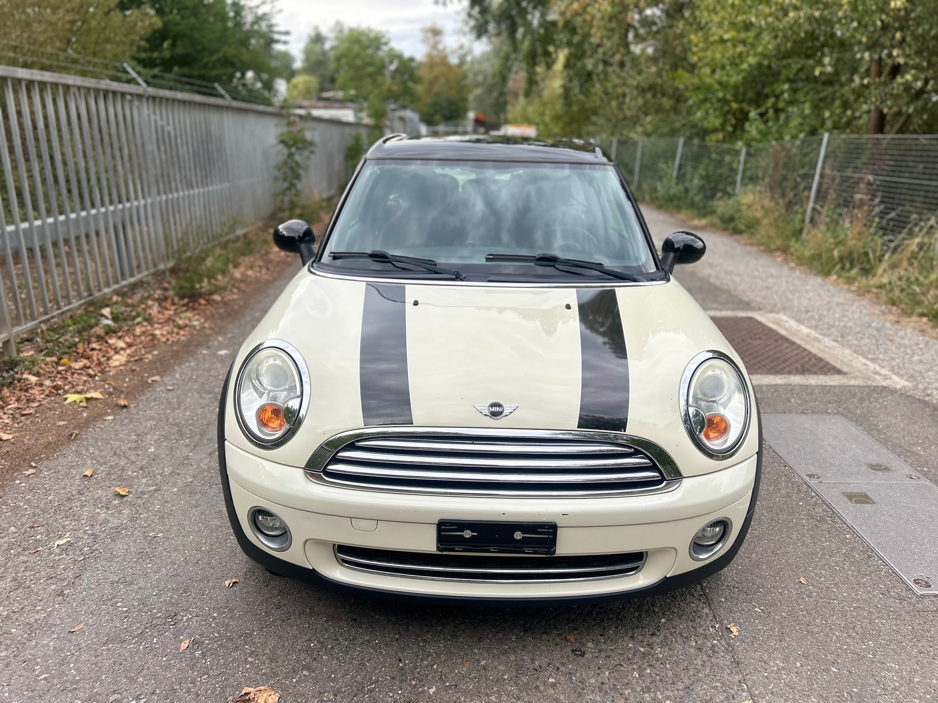 MINI Clubman Cooper-image-2
