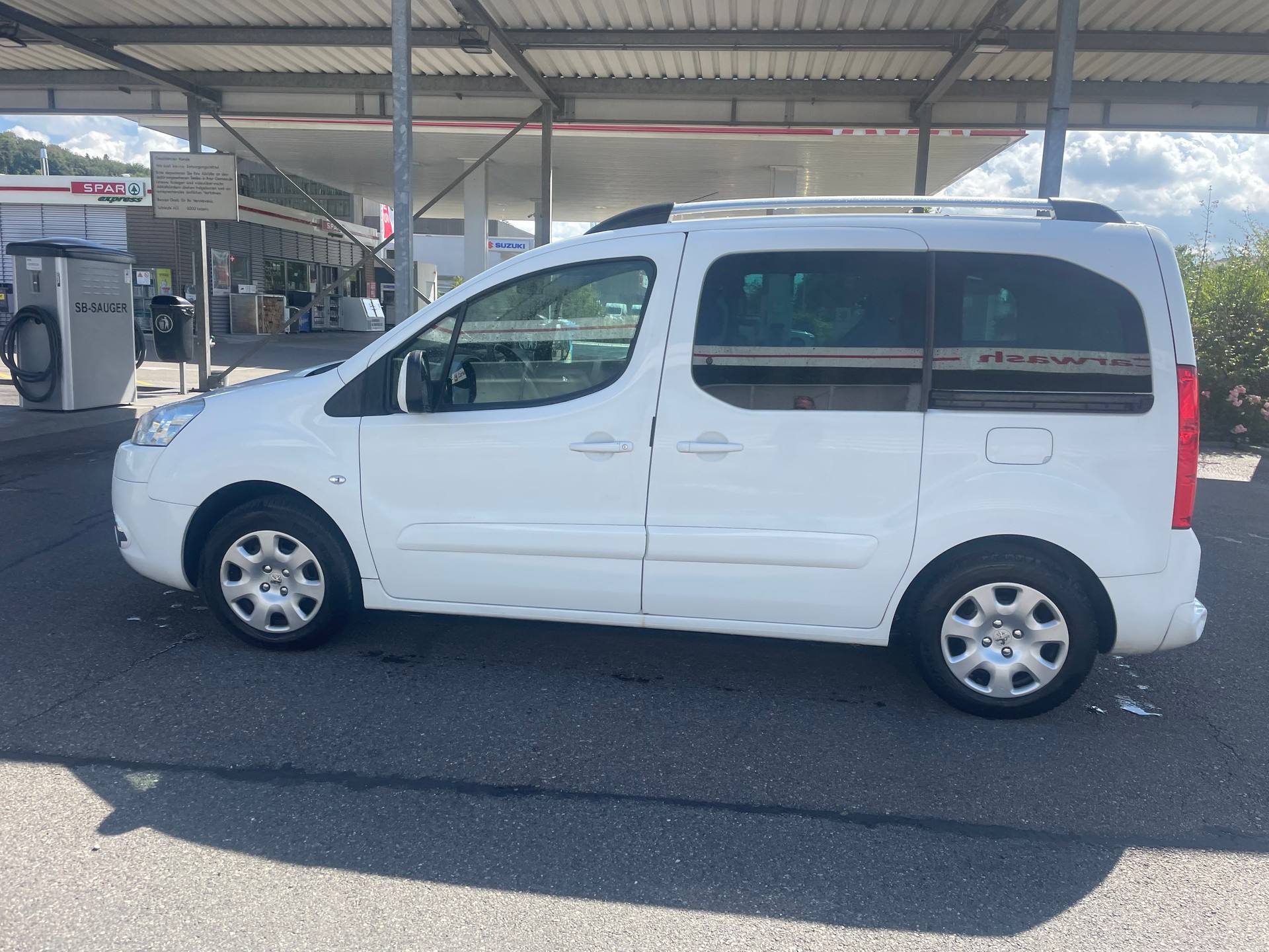 PEUGEOT Partner 1.6 Trendy Clim (Pack)-image-8