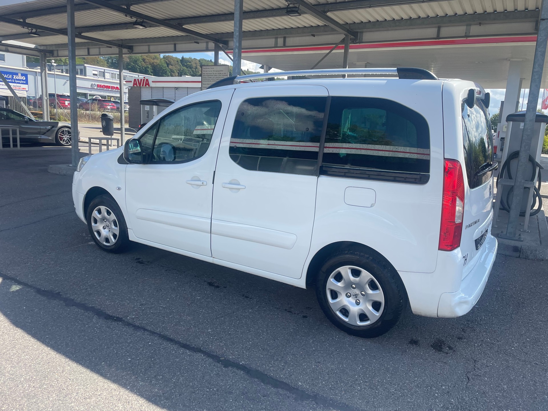 PEUGEOT Partner 1.6 Trendy Clim (Pack)-image-7