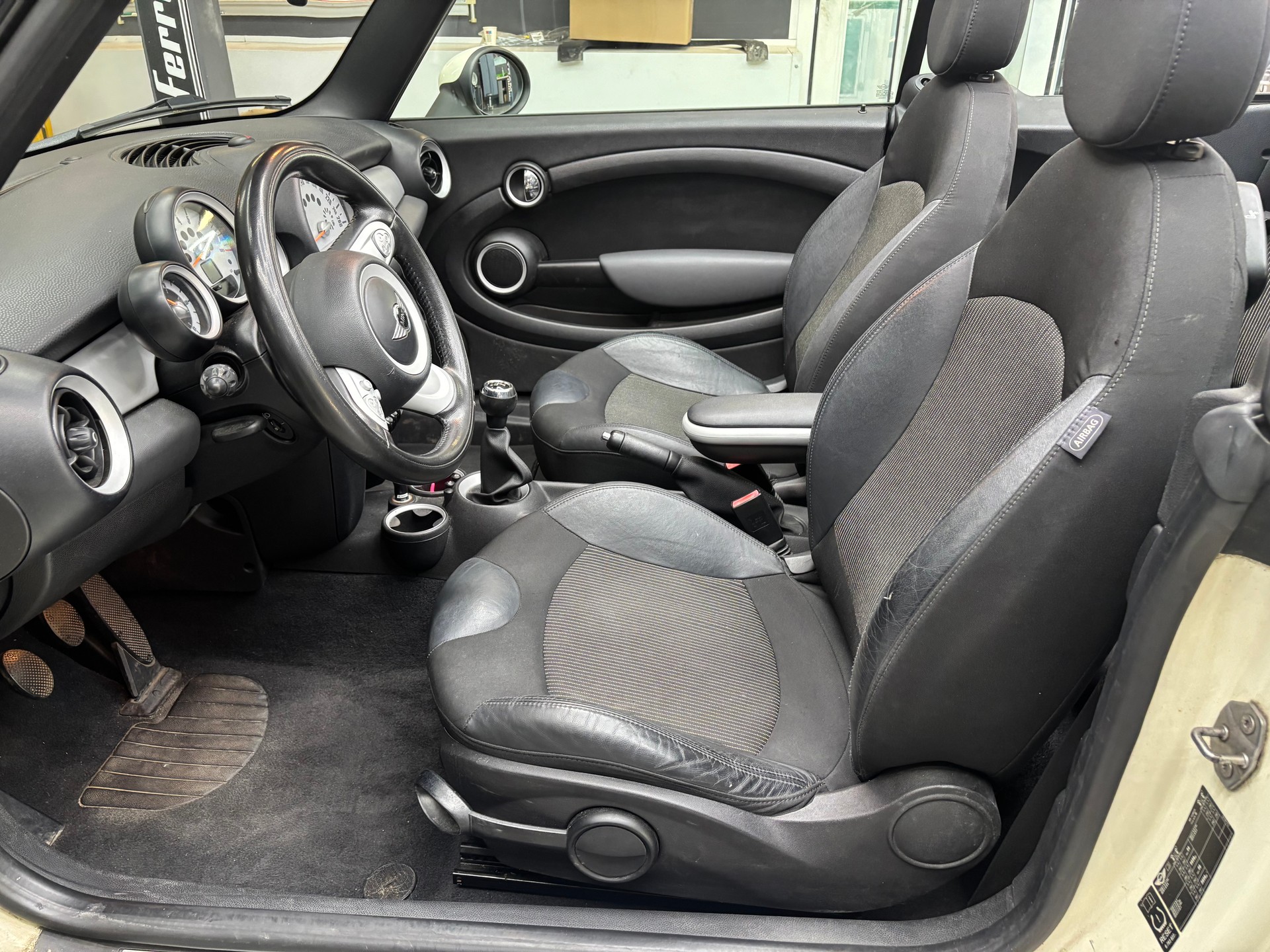 MINI Cooper Cabriolet-image-8